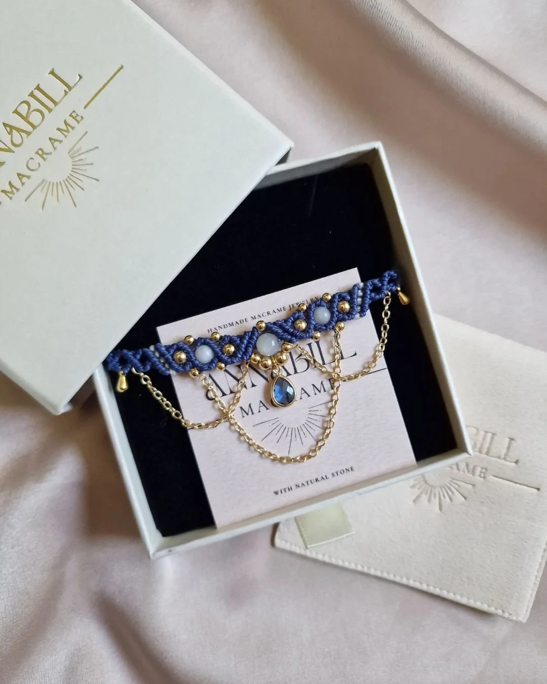 Collana_Choker_Girocollo_artigianale_donna_gioielli_macrame_micromacramè_Chakra_regalo_colori_estate_mare (17).jpg