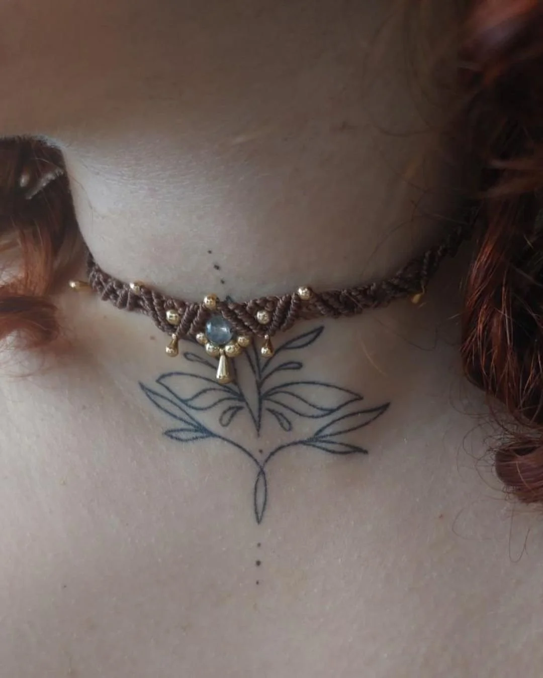Collana micromacramè castano e pietra di luna