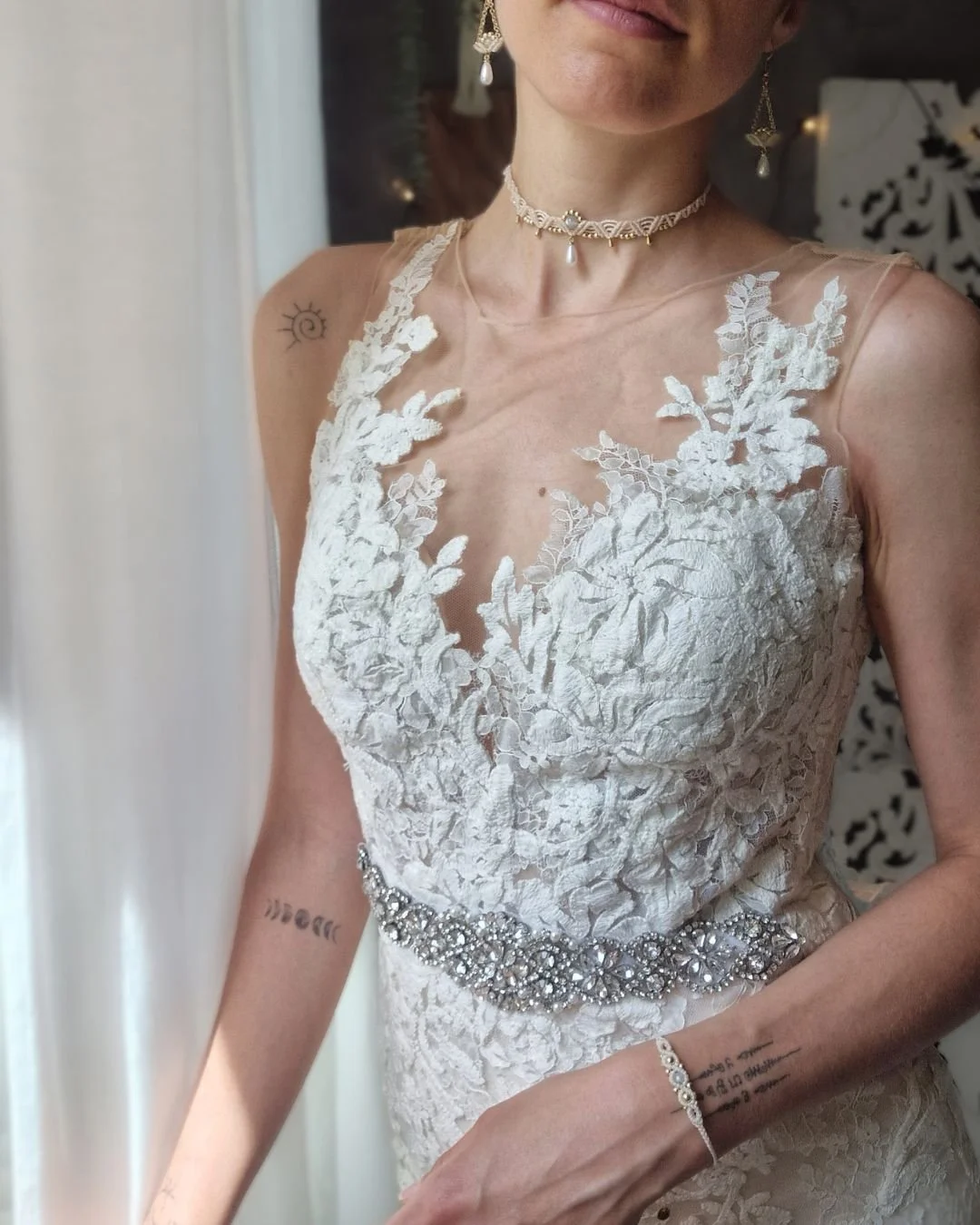 Collana_Choker_Girocollo_artigianale_donna_gioielli_macrame_micromacramè_Chakra_regalo_LUNA_SPOSA_BRIDE_WEDDING (2).jpg