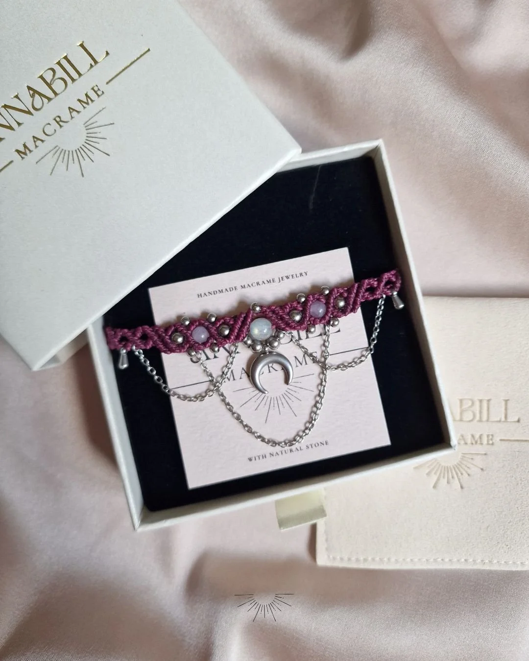Collana_Choker_Girocollo_artigianale_donna_gioielli_JEWELS_micromacramè_Chakra_regalo_LUNA_MOON_VIOLA_BURGUNDY_WITCH_STREGA_SILVER_ARGENTO_GEMSTONE_PIETRA_AMETISTA_MAGIA_GIOIELLO__amuleto_ (6).jpg