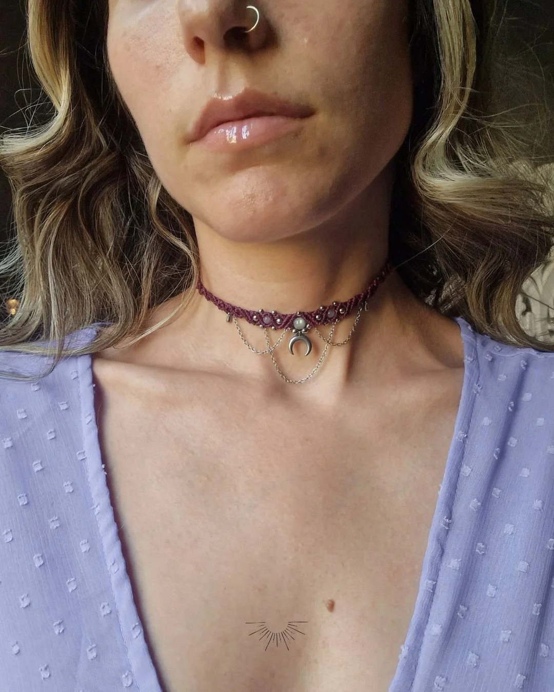 Collana_Choker_Girocollo_artigianale_donna_gioielli_JEWELS_micromacramè_Chakra_regalo_LUNA_MOON_VIOLA_BURGUNDY_WITCH_STREGA_SILVER_ARGENTO_GEMSTONE_PIETRA_AMETISTA_MAGIA_GIOIELLO__amuleto (2).jpg