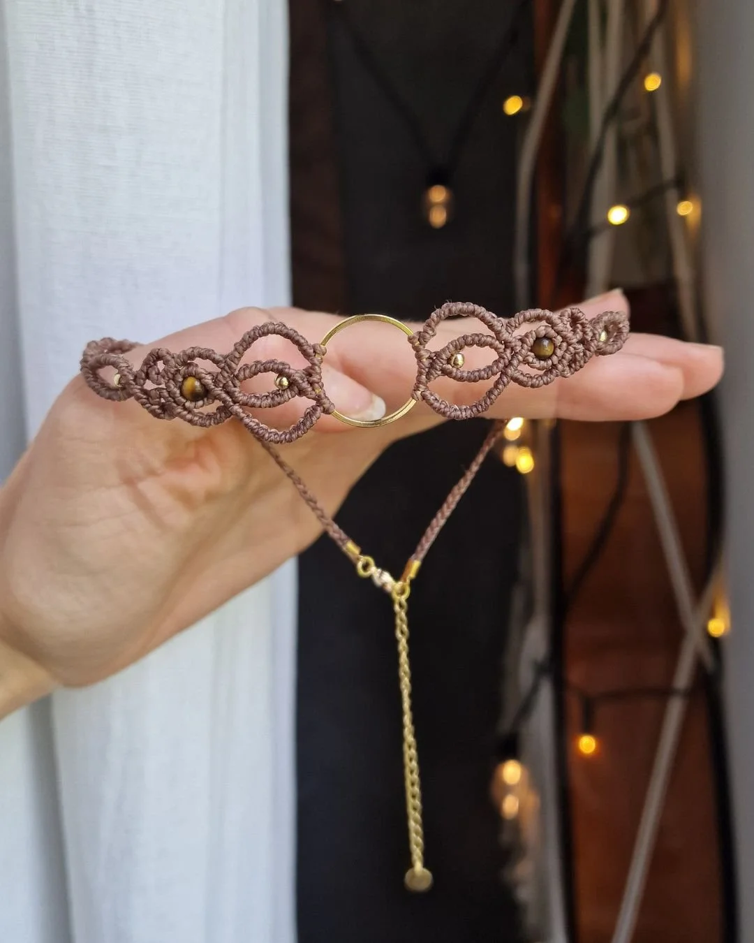 Collana_Choker_Girocollo_artigianale_donna_gioielli_macrame_micromacramè_Chakra_regalo_INFINITY_occhio di tigre_amuleto (3).jpg