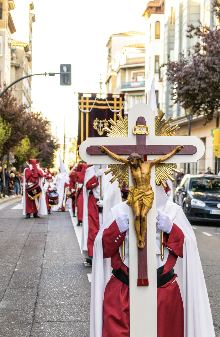 Zwischen Stille und Spektakel – Südfrankreichs andere Ostertraditionen