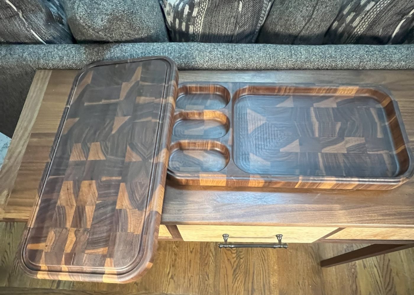 Serving Tray with cuttingboard Top 3.jpg