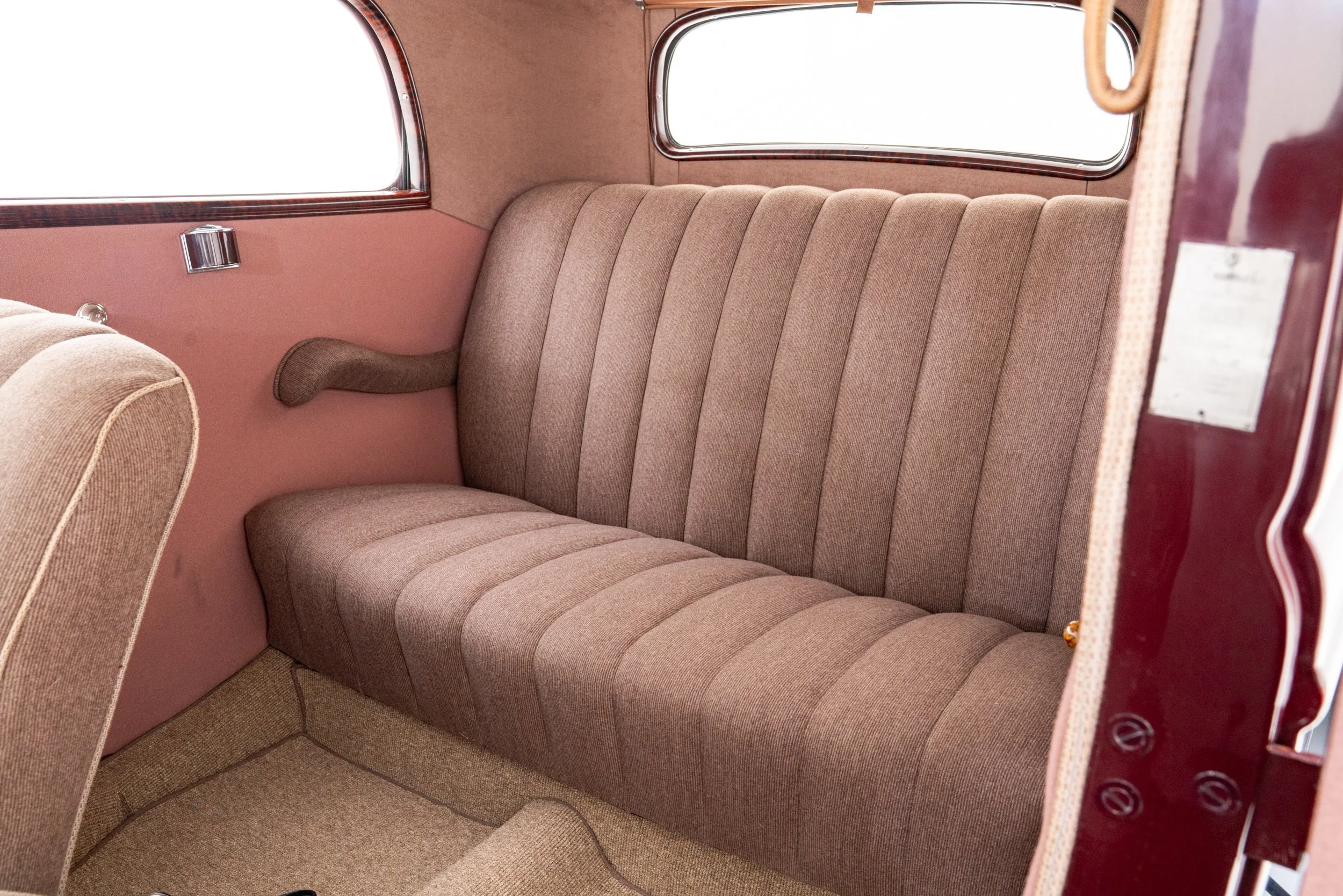 1933 Ford Tudor Sedan-23.jpg