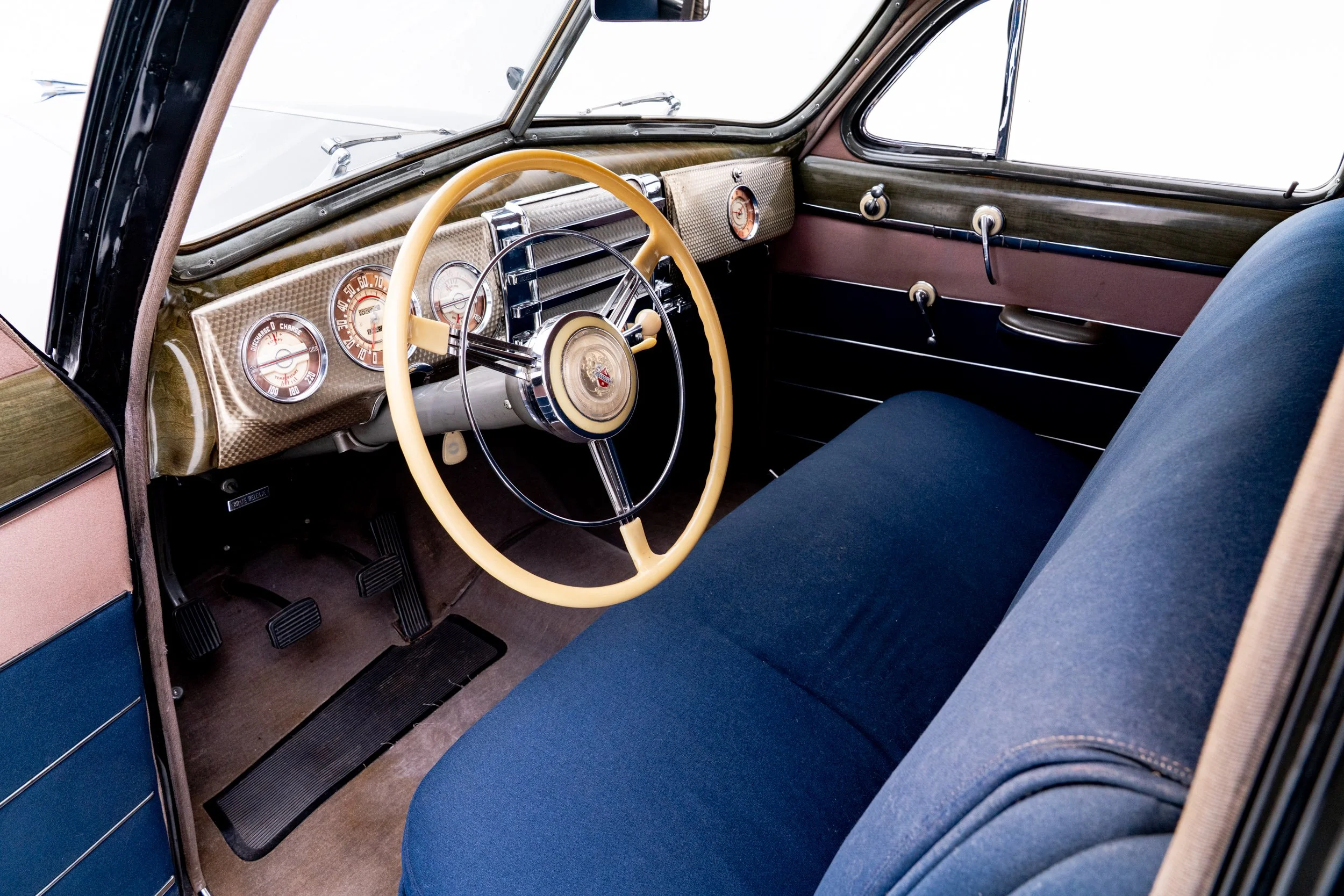 1942 Buick Series 90 Limited_-18.jpg