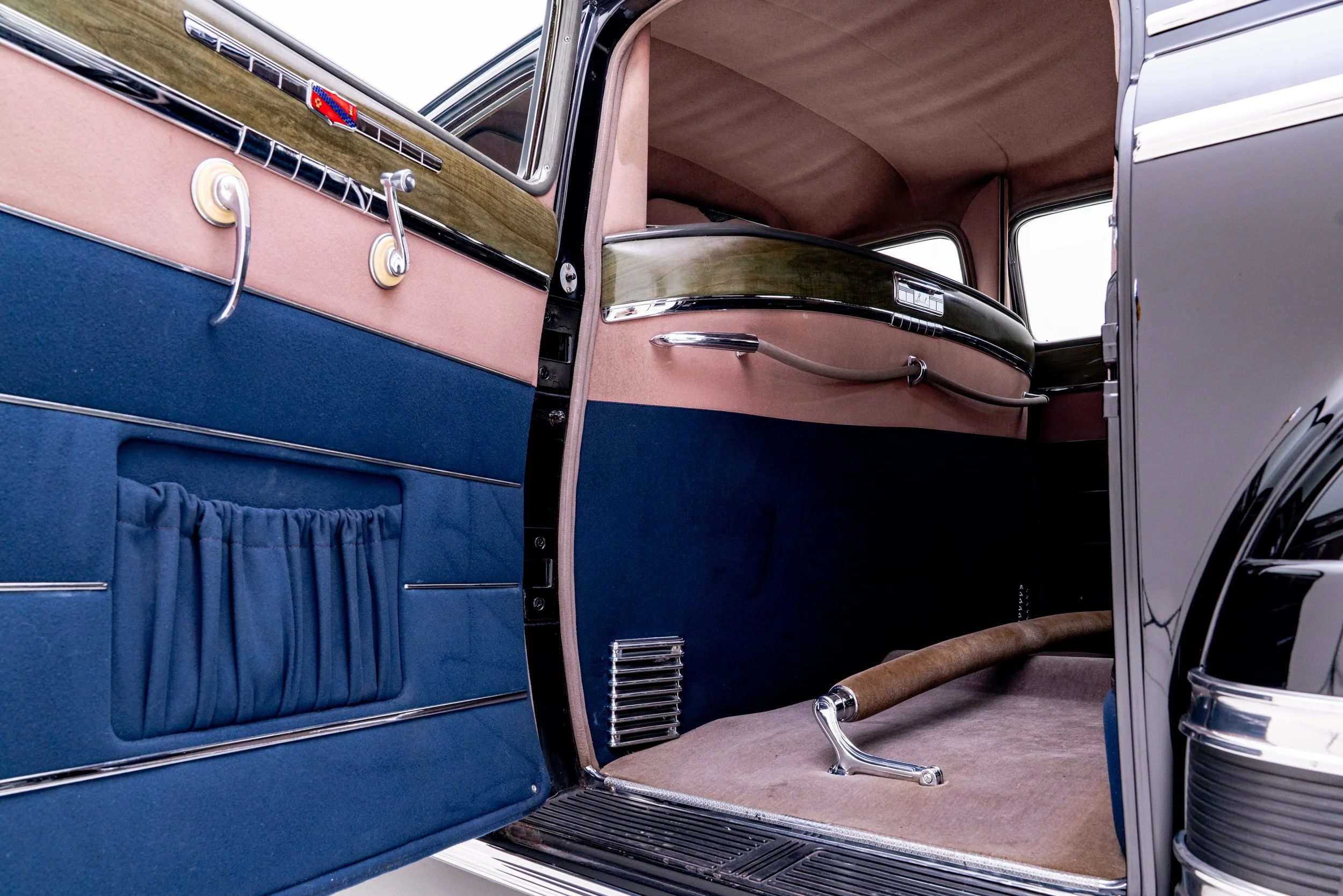 1942 Buick Series 90 Limited_-20.jpg