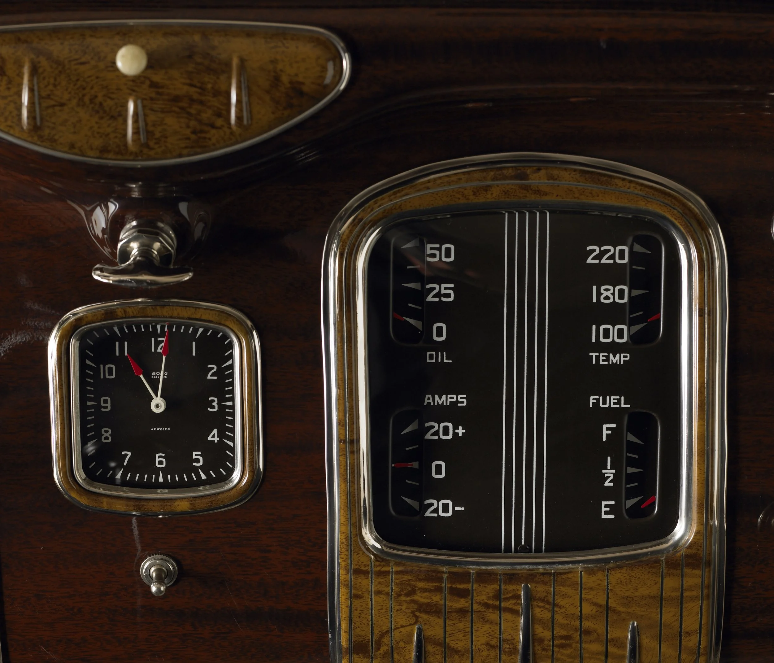 35 Nash Ambassador Eight-dash.jpg