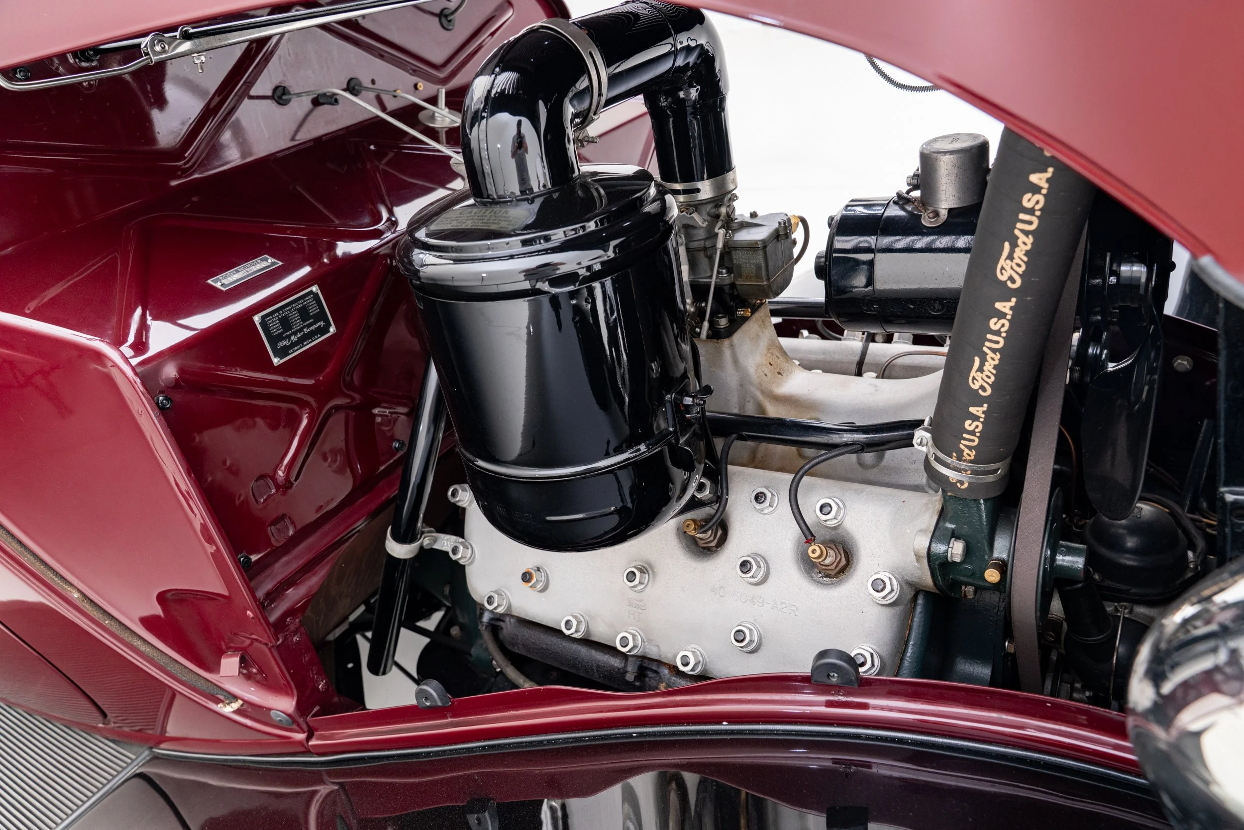 1933 Ford Tudor Sedan-30.jpg