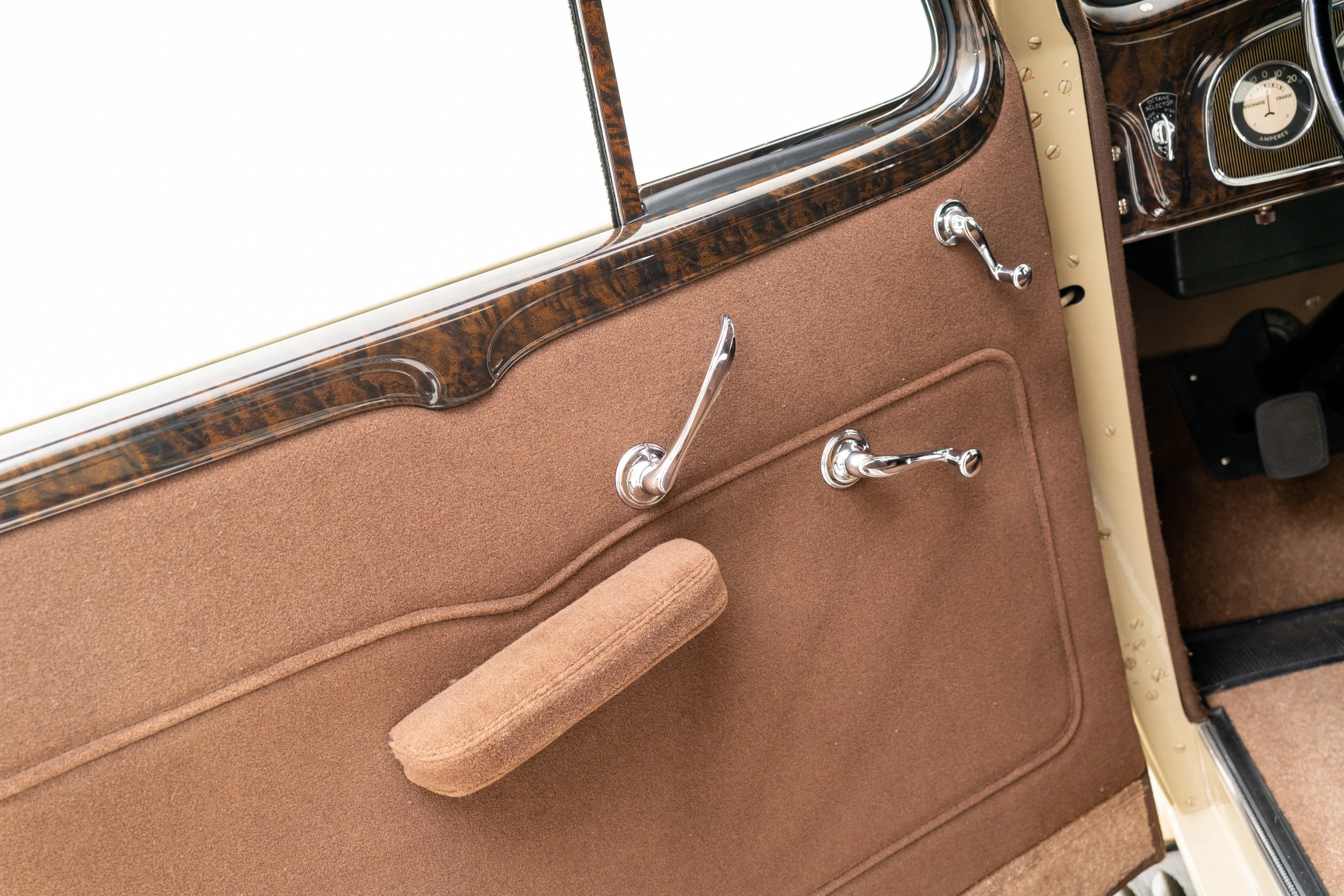 1934 Buick Series 90-30.jpg