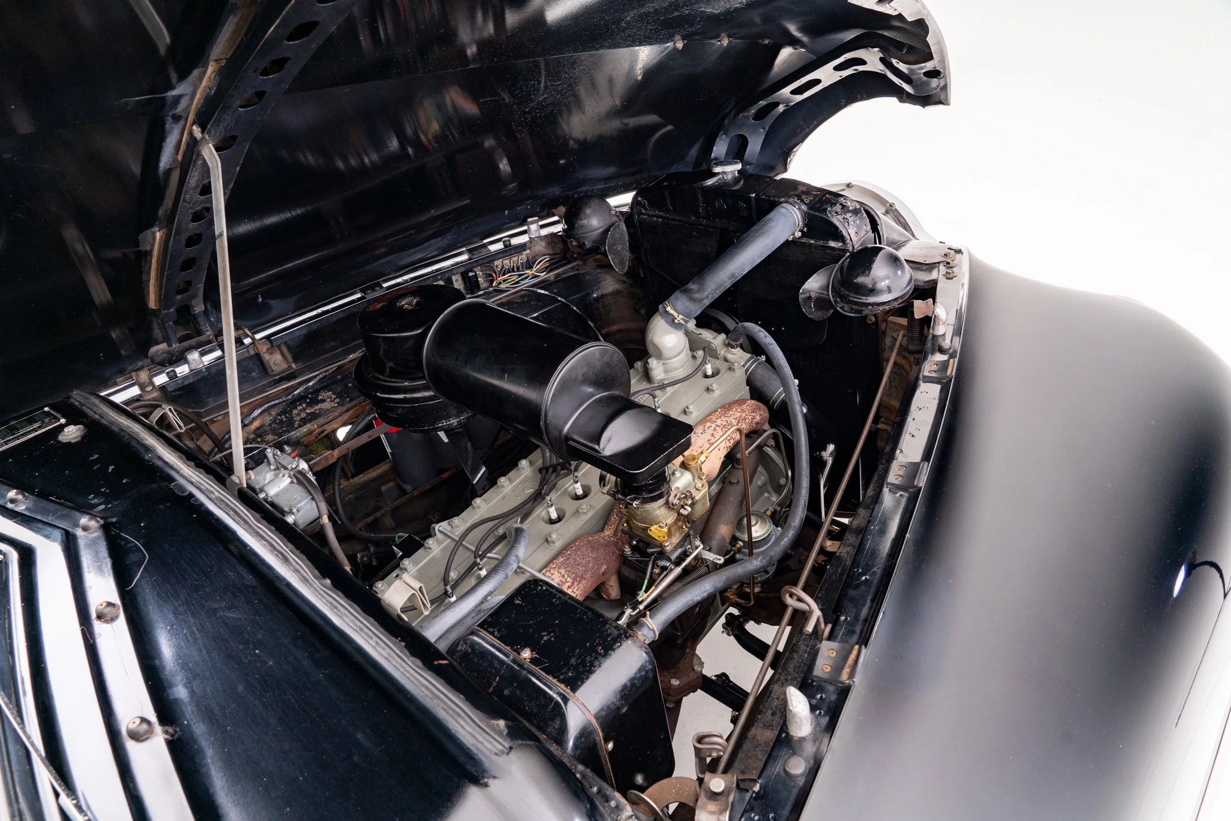 1949 Packard Sedan_-37.jpg