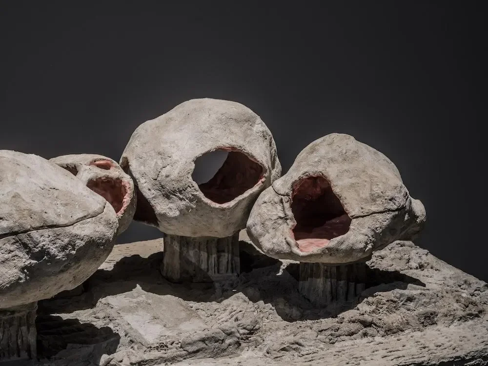 Mire Lee "Endless House: Four Heads, Two of Which Open" (2021–2025) at Bonniers Konsthall Mire Lee