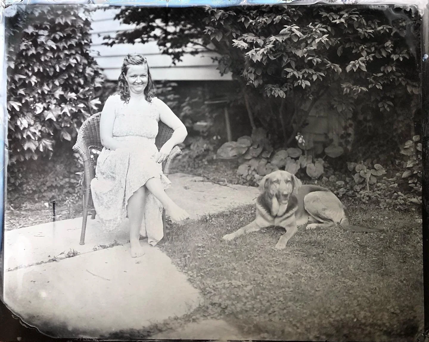 Anastasia and Hugo relaxing in the shade on a hot summer day. 

💛
 
#wetplatecollodion #tintype #ferrotype #tintypephotography #largeformatphotography #alternativeprocessphotography #naturallighttintype #milwaukeephotographer