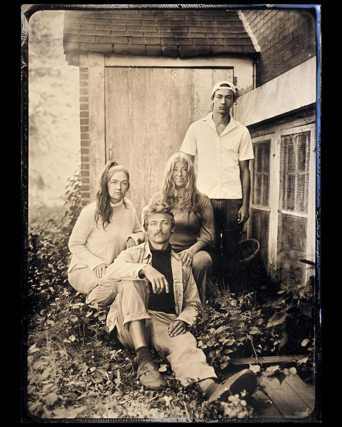 Vicky and her family at Driftless Books and Music, 9.7.25.

5x7 plate size, natural light tintype. 

#wetplatecollodion #tintype #ferrotype #tintypephotography #largeformatphotography #alternativeprocessphotography #naturallighttintype #milwaukeephot