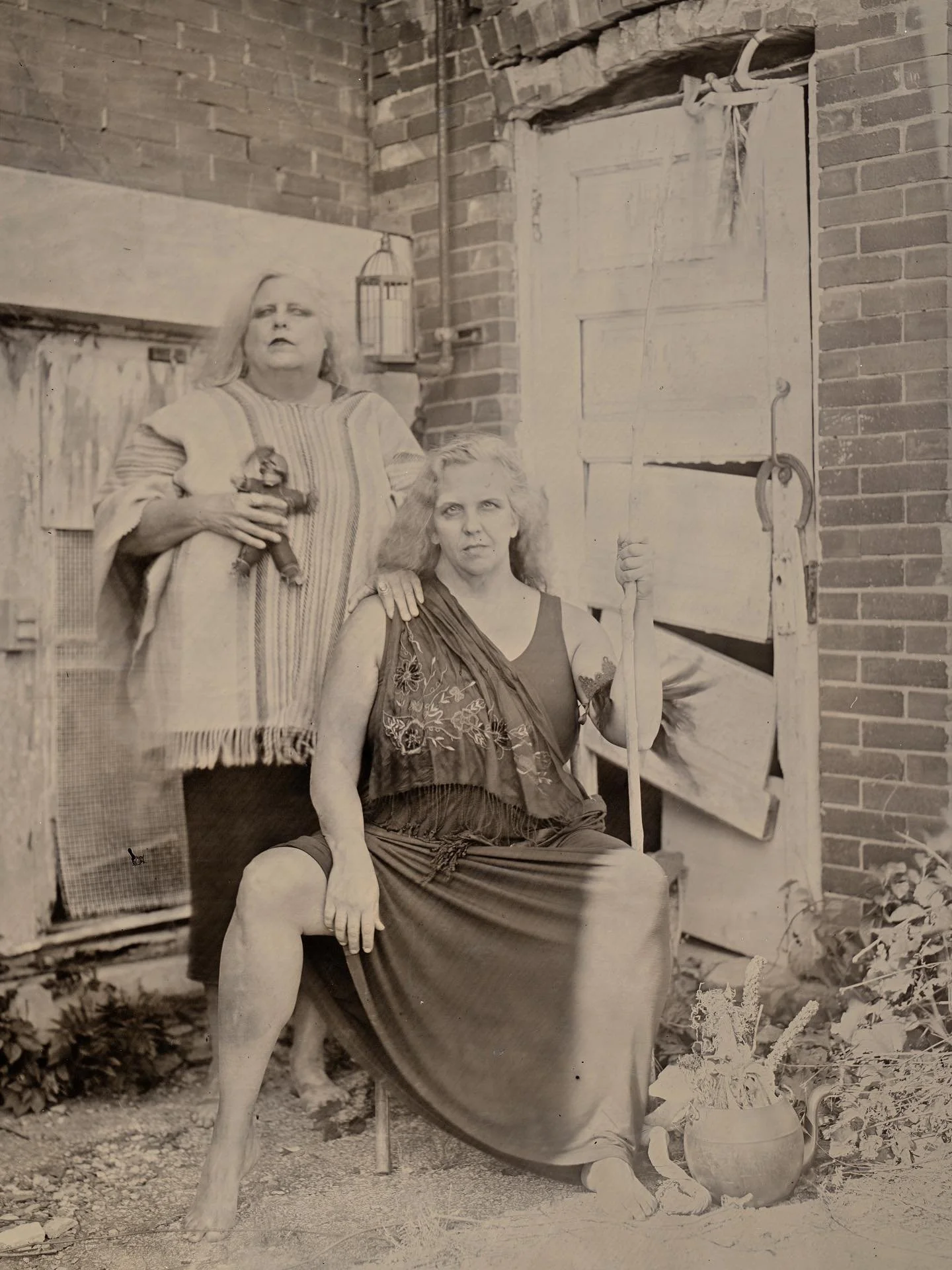 Happy Halloween 🎃 I had so much fun making this portrait of two witchy friends last month at Driftless Books and Music. 

5x7 plate size, natural light tintype. 

#wetplatecollodion #tintype #ferrotype #tintypephotography #largeformatphotography #al