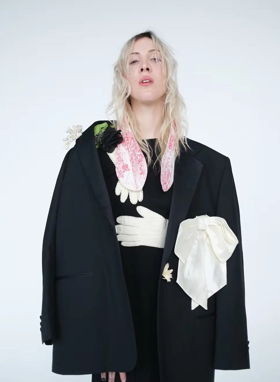 d606d9_570c5e3e94744e55a8642ef93c17d870~mv2 2.jpeg