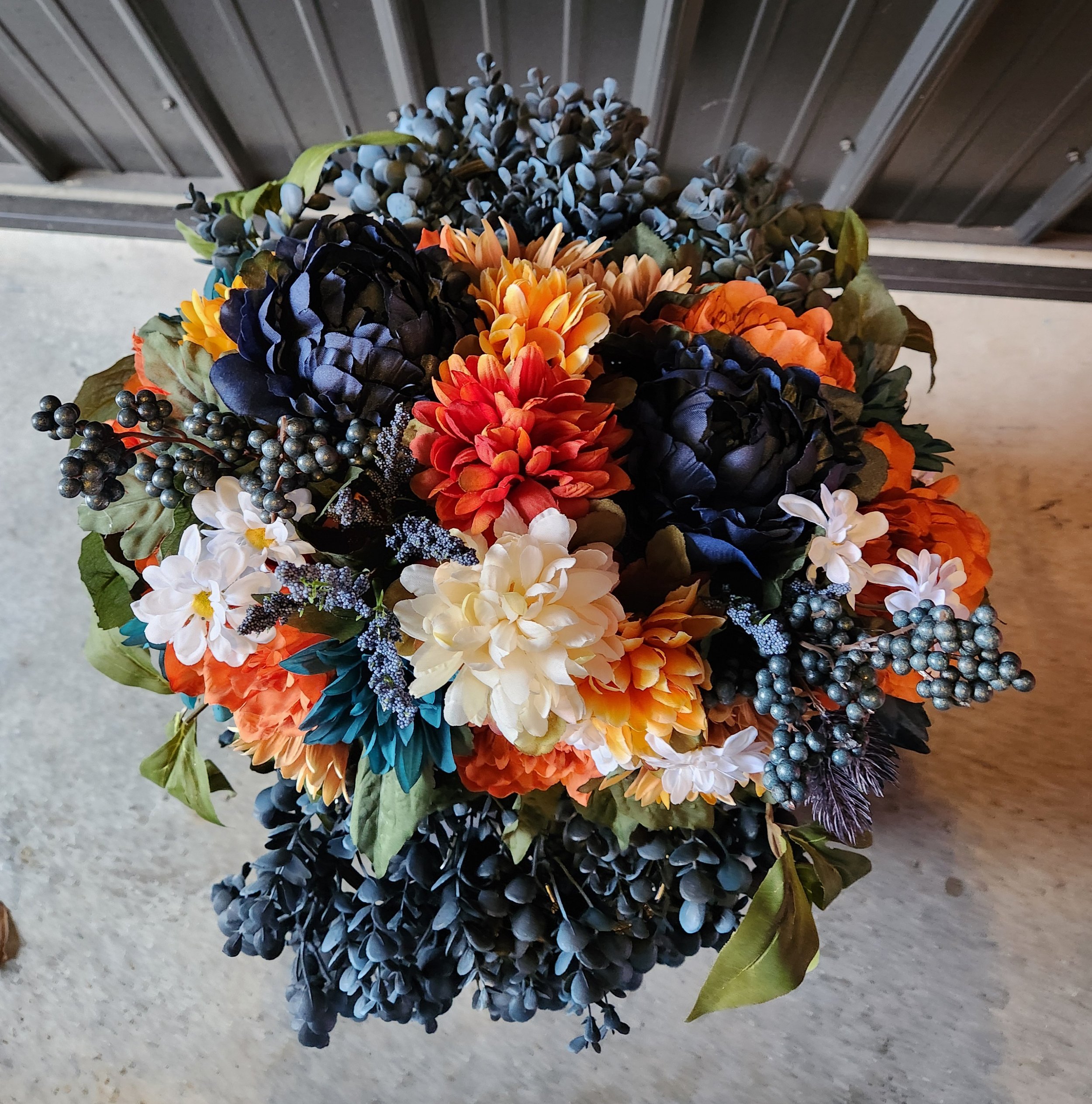 Floral headstone/mailbox saddle