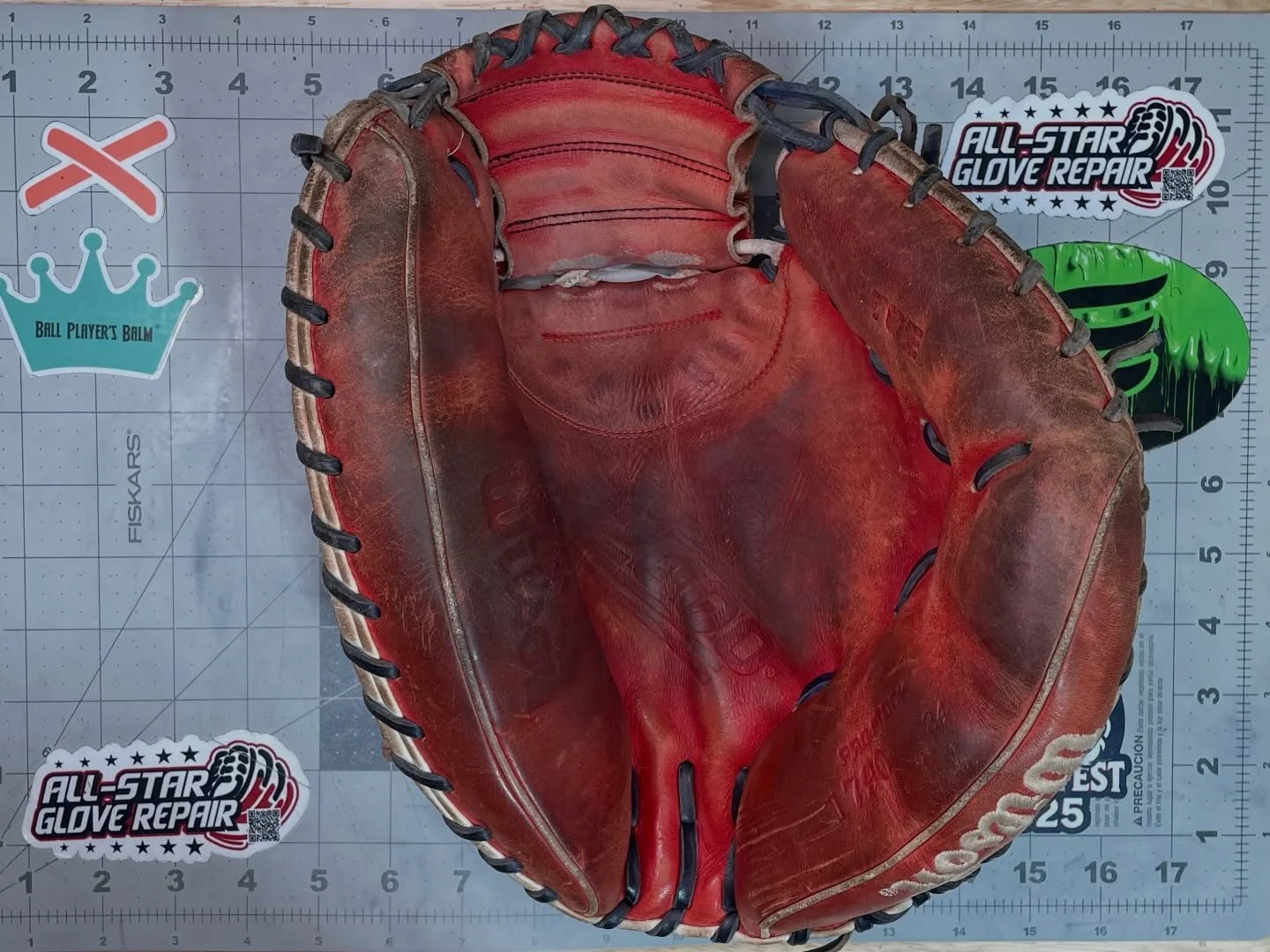 That tired catcher&rsquo;s mitt didn&rsquo;t need replacing &mdash; it needed the right rehab. 🧤🔥
This Wilson A2000 1790 Catcher&rsquo;s Mitt came back to life with a full cleaning, conditioning, and a fresh navy, red, and white relace to match its