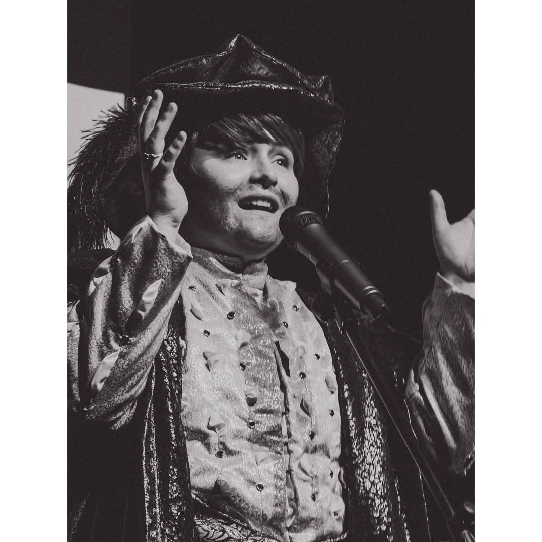 Show 3.
First drag shoot = DONE.
One (Wo)man? Please. 
That show had enough charisma for 12.
Eight at Brighton Fringe, you absolute icon.
Fantastic performance!!
@_eight_h_ @brightonfringe
@_hannah_clift_
