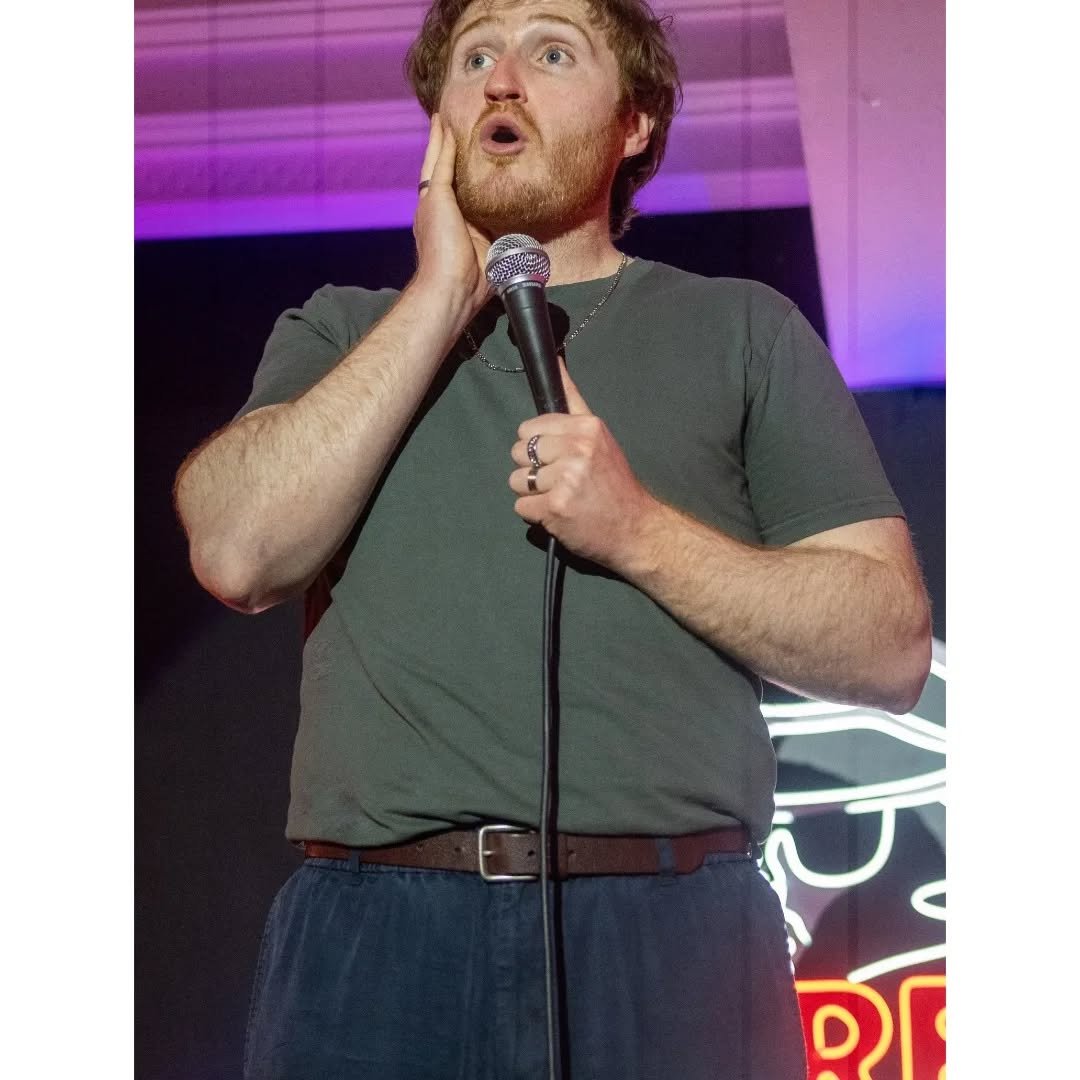 Show 2 First ever comedy show photoshoot?
Completed it mate.
The hilarious @aliwoodsgigs @gagreflexmanagement at @artistsacafe.gallery @brightonfringe