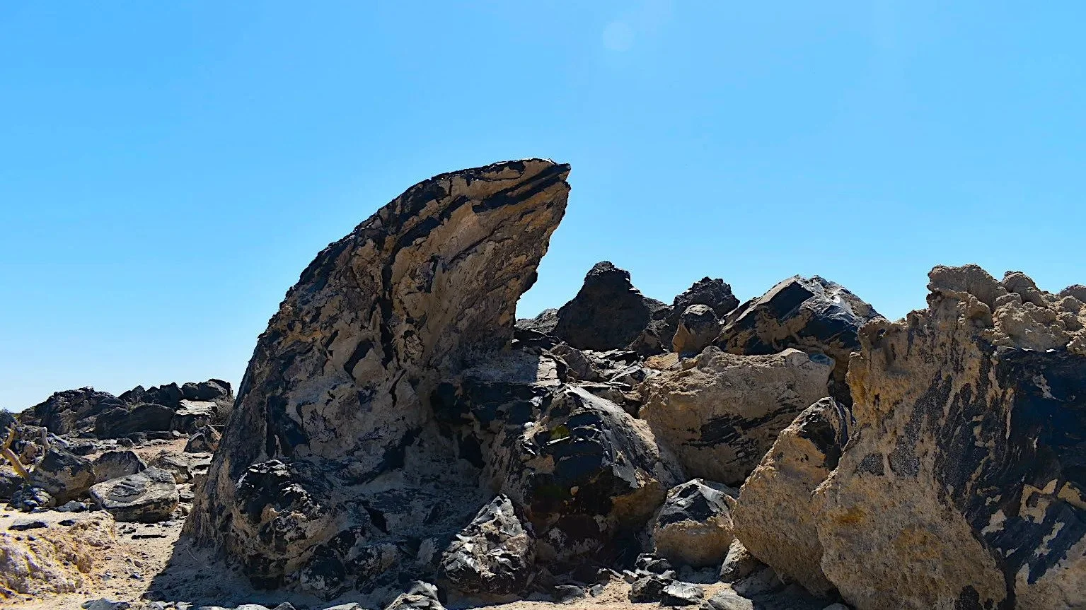 Obsidian Buttes 
Our focused series on resources of the Salton Sea will start with its eastern shore near Calipatria, where an important prehistoric source of obsidian known as Obsidian Buttes is located. Studies by the U.S. Geological Survey show th
