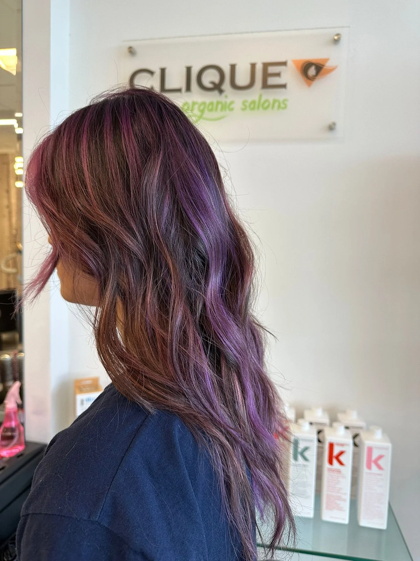 Purple and caramel highlights by @hairbyneshabala 😍

New season, new you.
Glow up with a fresh look&mdash;our stylists are here to make your beauty goals a reality.

📞 Reserve your spot: 519-342-1767 or visit cliqueorganicsalons.com.

💇&zwj;♀️ Fol