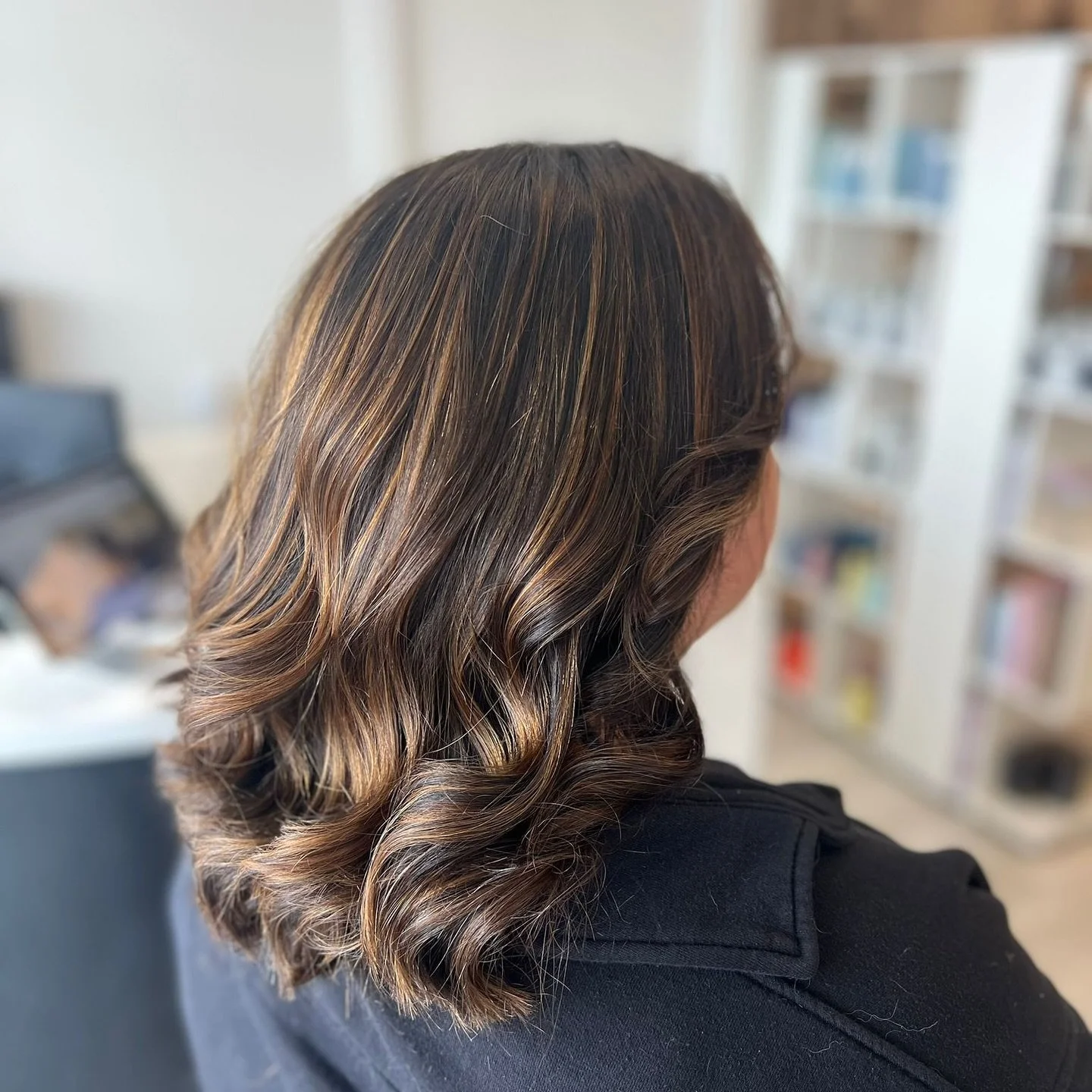 Soft caramel balayage and healthy chop By @hair_by_carlywebster 😍

Ready for a transformation? Book your appointment today. Because you deserve to look and feel your best.

📞 Call us 519-342-1767 at or visit our website at https://www.cliqueorganic