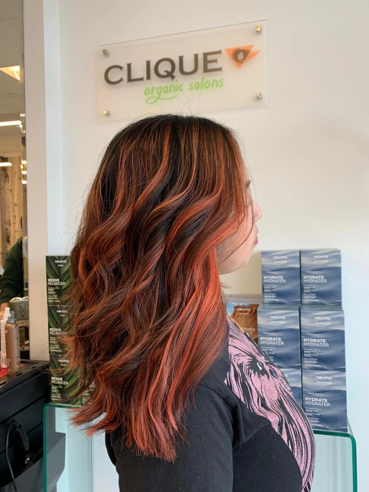 ✨ Transformation starts here ✨
Beautiful balayage by @classy_hair_salon_01 🤍
Ready to glow up?
Book your appointment 💇&zwj;♀️✨