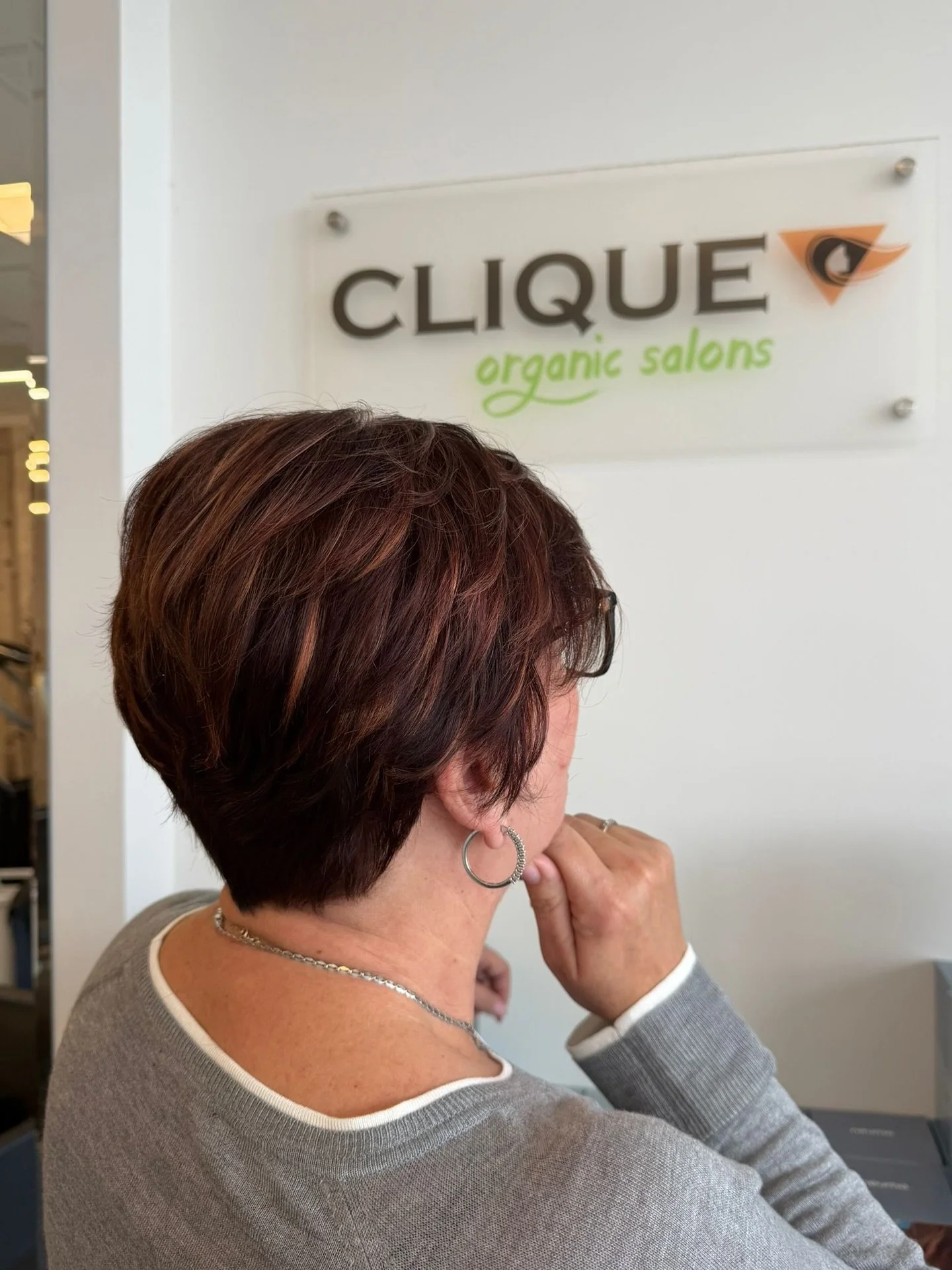 ✨ Full Colour + Highlights by @classy_hair_salon_01 ✨

Fresh dimension, shine, and a beautiful blend of tones to bring this hair to life! 💫

Perfect for anyone wanting brightness, depth, and a seamless colour transformation.

Ready for your own hair