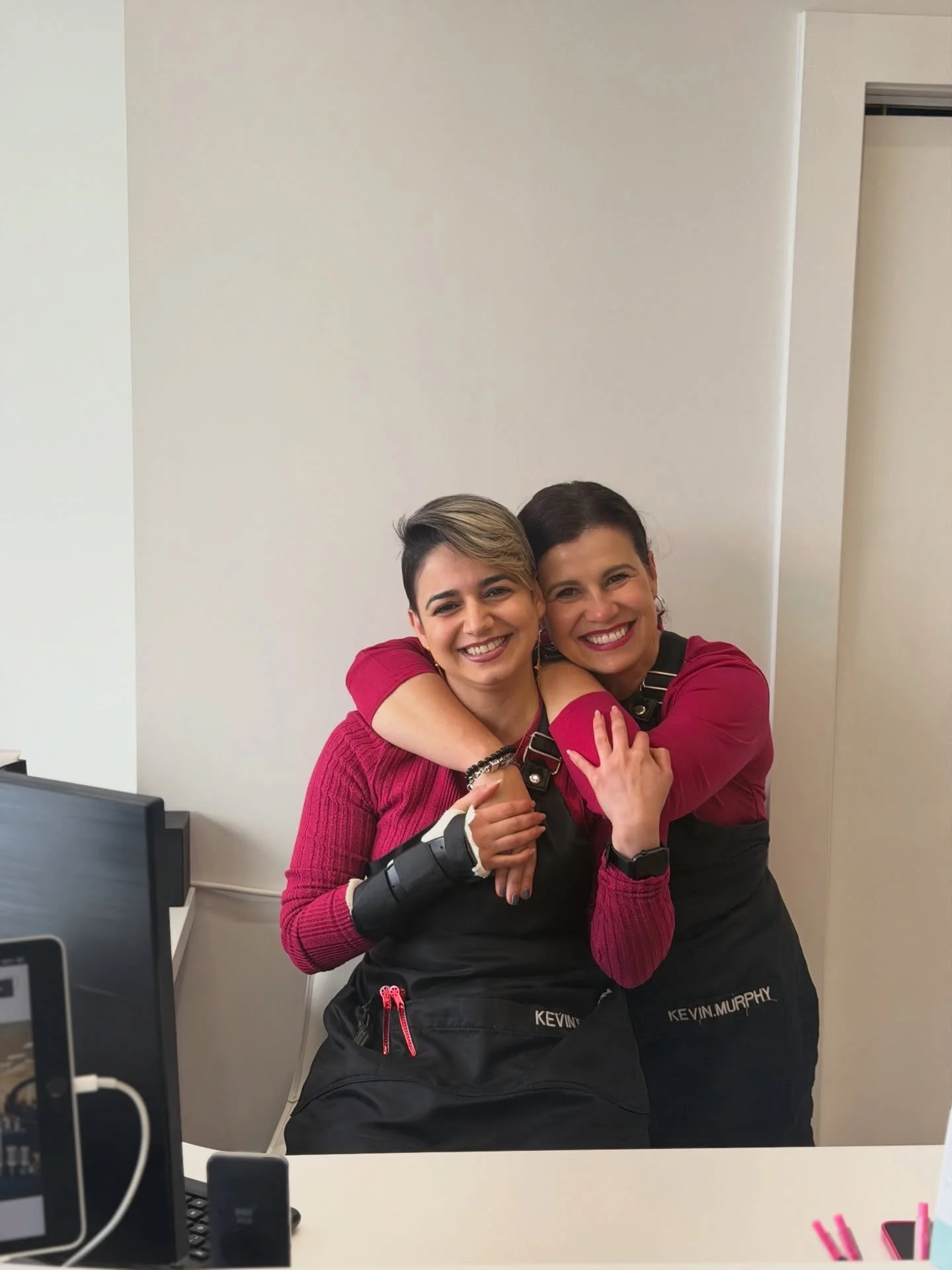 🌸🐣 Happy Easter to everyone who celebrates!

Wishing you a beautiful day filled with joy, fresh beginnings, and a little extra sparkle. Just like spring, it&rsquo;s the perfect time for a refresh &mdash; whether it&rsquo;s a new hairstyle or simply