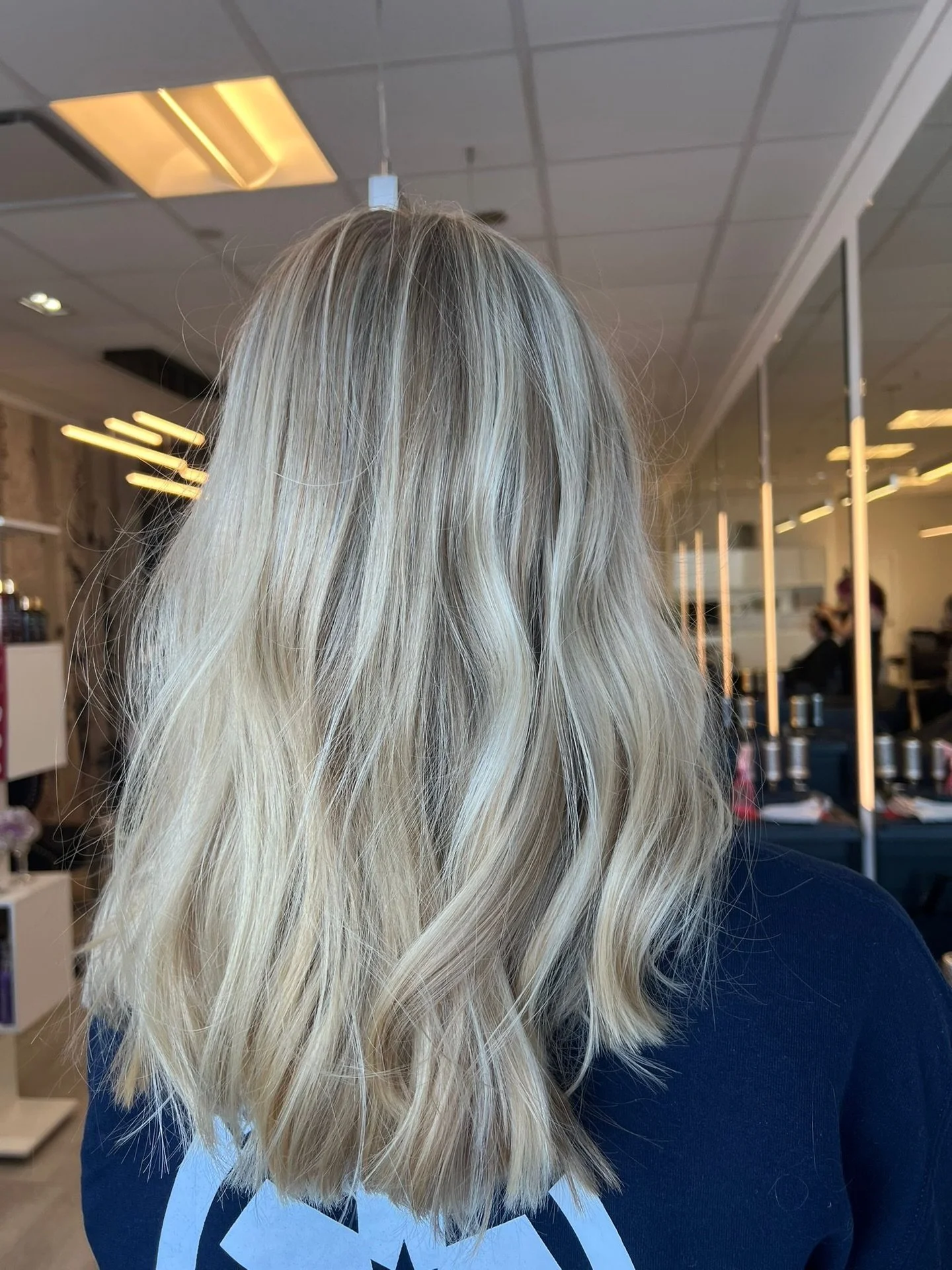Full highlights by @hair_by_carlywebster 🥰

Ready for a transformation? Book your appointment today. Because you deserve to look and feel your best.

📞 Call us 519-342-1767 at or visit our website at https://www.cliqueorganicsalons.com/  to schedul