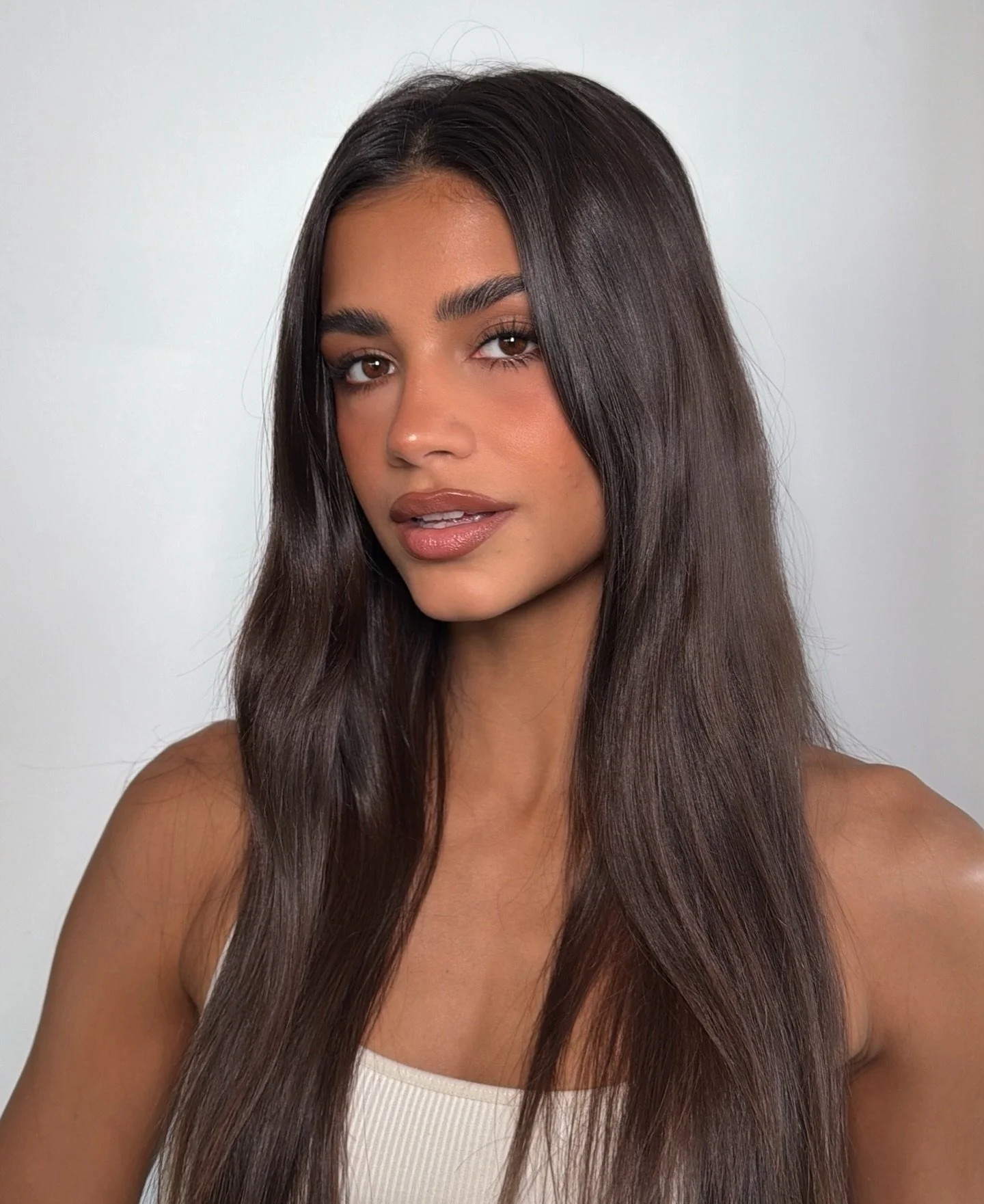 @buntarkaaa_19 for @shopbohme 🤎

 PREP
@biodermausa micellar water 
@glowrecipe pore tight toner 
@embryolisseusa moisturizer 
@danessamyricksbeauty blurring balm in universal 
@jouercosmetics lip mask
@kiehls avocado eye cream 

EYES
@dibsbeauty ey