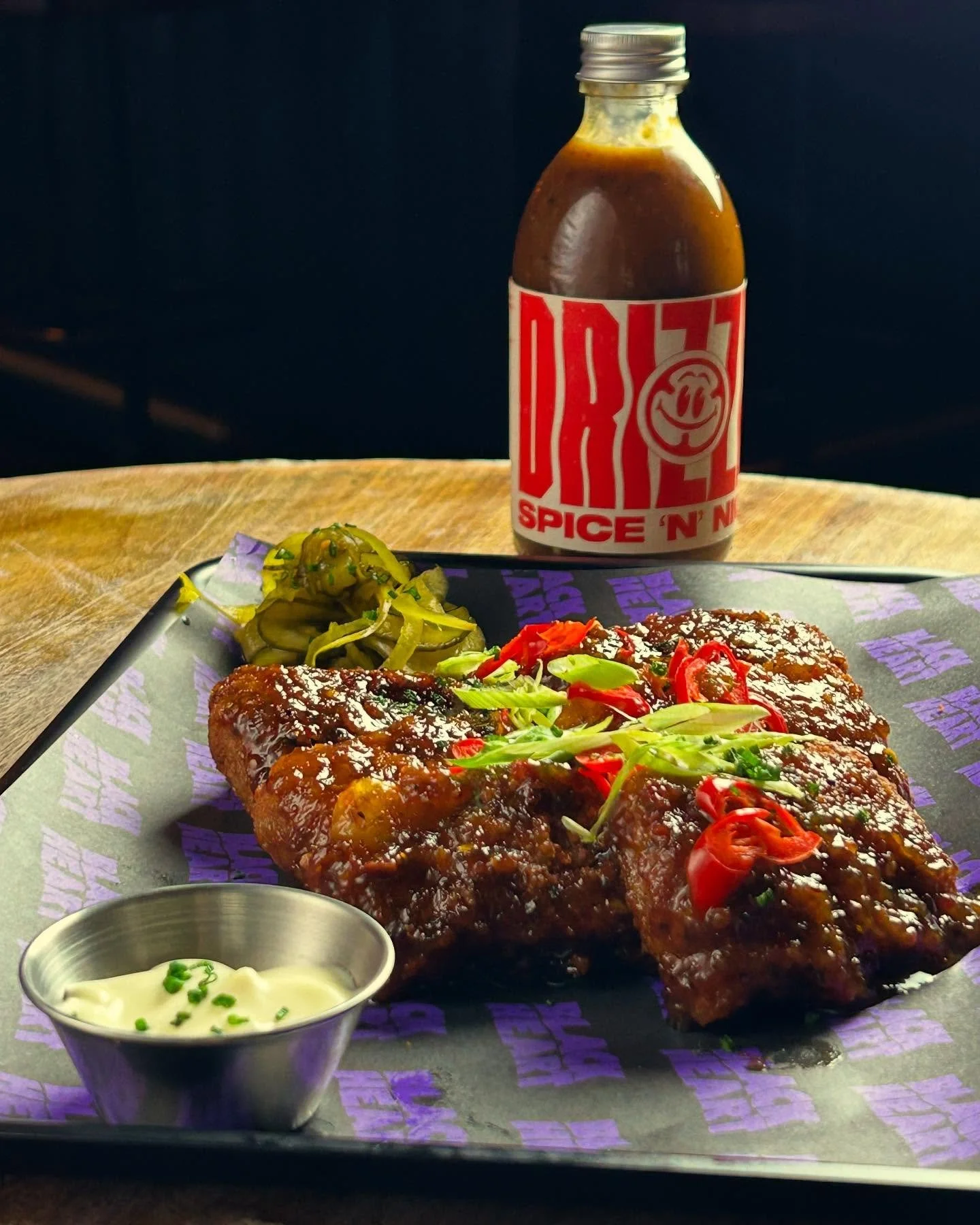 Get down to @lds.kitchen at @ourblackheart and try the new fan favourite jalape&ntilde;o sauce &lsquo;Spice &lsquo;n&rsquo; Nicey&rsquo; that&rsquo;s come crashing onto the menu! 
&bull;
Add it onto their wings, burgers, mac &lsquo;n&rsquo; cheeze or
