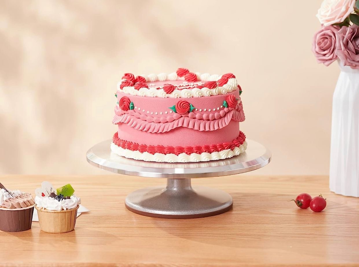 I love my new turn table for decorating cakes on amazon. It&rsquo;s so sturdy and easy to clean! ❤️

I got it on Amazon here- best one I&rsquo;ve had:
https://amzn.to/3DqzzN2