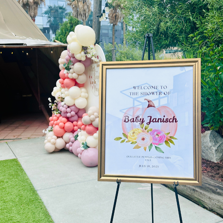 pumpkin-baby-shower-welcome-sign-balloon-arch.png