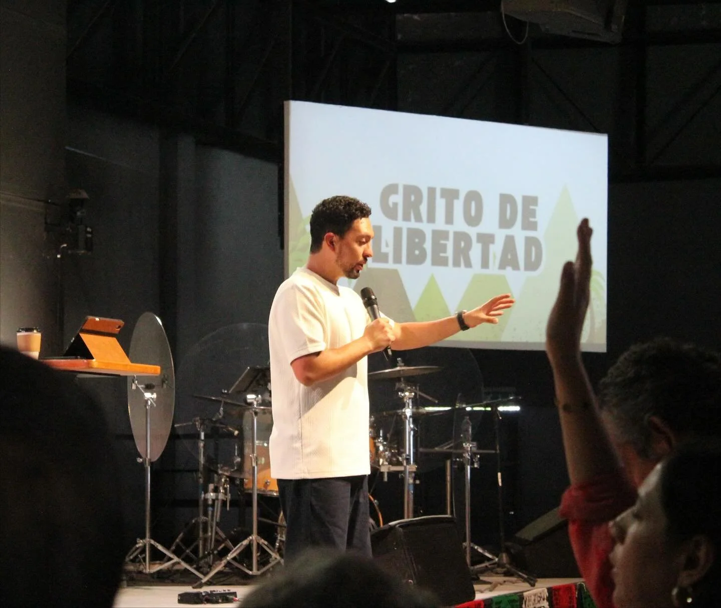 La obediencia a Dios no siempre tiene sentido, pero siempre tiene resultados 🤍🙌

Este domingo fue el cierre de nuestra serie Rumbo a la Tierra Prometida y aprendimos a derribar las murallas para caminar hacia las bendiciones que Dios tiene preparad