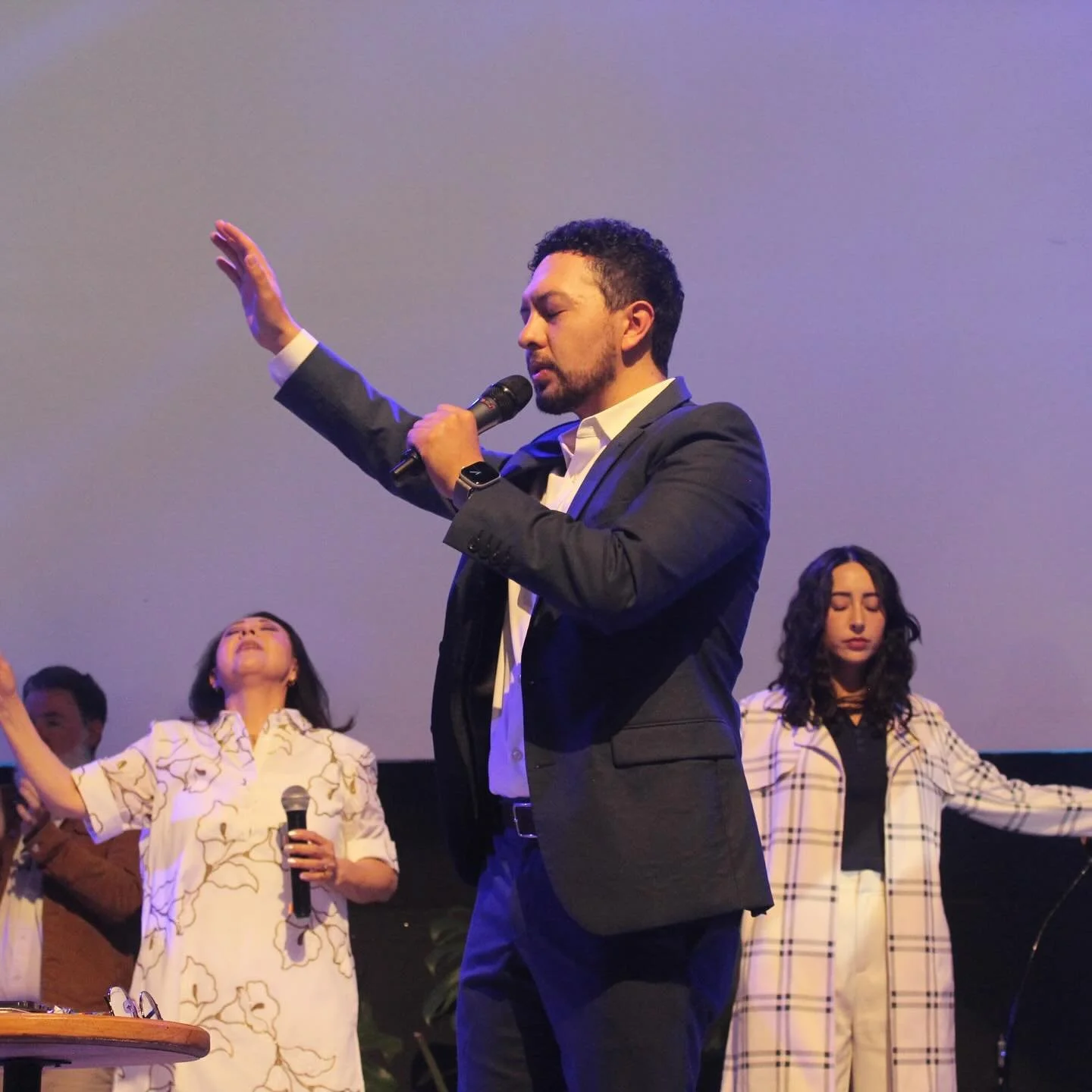 Este domingo fue una celebraci&oacute;n inolvidable✨
Celebramos 40 a&ntilde;os de la fidelidad de Dios sobre Intro Iglesia, un recorrido guiado por su mano, lleno de milagros, pruebas superadas y promesas cumplidas 🙏

As&iacute; como Israel cruz&oac