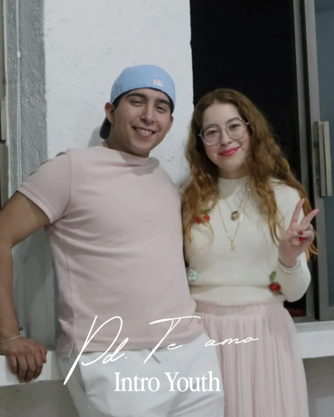 Dios nos ense&ntilde;a a amar en cada etapa ✨ en la amistad que acompa&ntilde;a, y en la pareja que camina tomada de Su mano 💕

Amar es cuidar, escuchar y permanecer, como Jes&uacute;s nos am&oacute; primero 🤍

Que incre&iacute;ble noche se vivi&oa