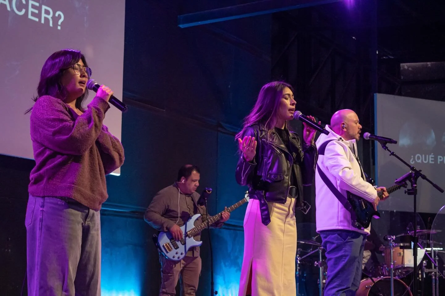 Nuestros domingos son incomparables porque estamos en la casa de nuestro Padre ⛪ y todo es mejor cuando estamos en familia, viviendo momentos llenos de amor en la presencia de Dios ✝️

Fue un d&iacute;a lleno de oraci&oacute;n y milagros, Dios hablo 