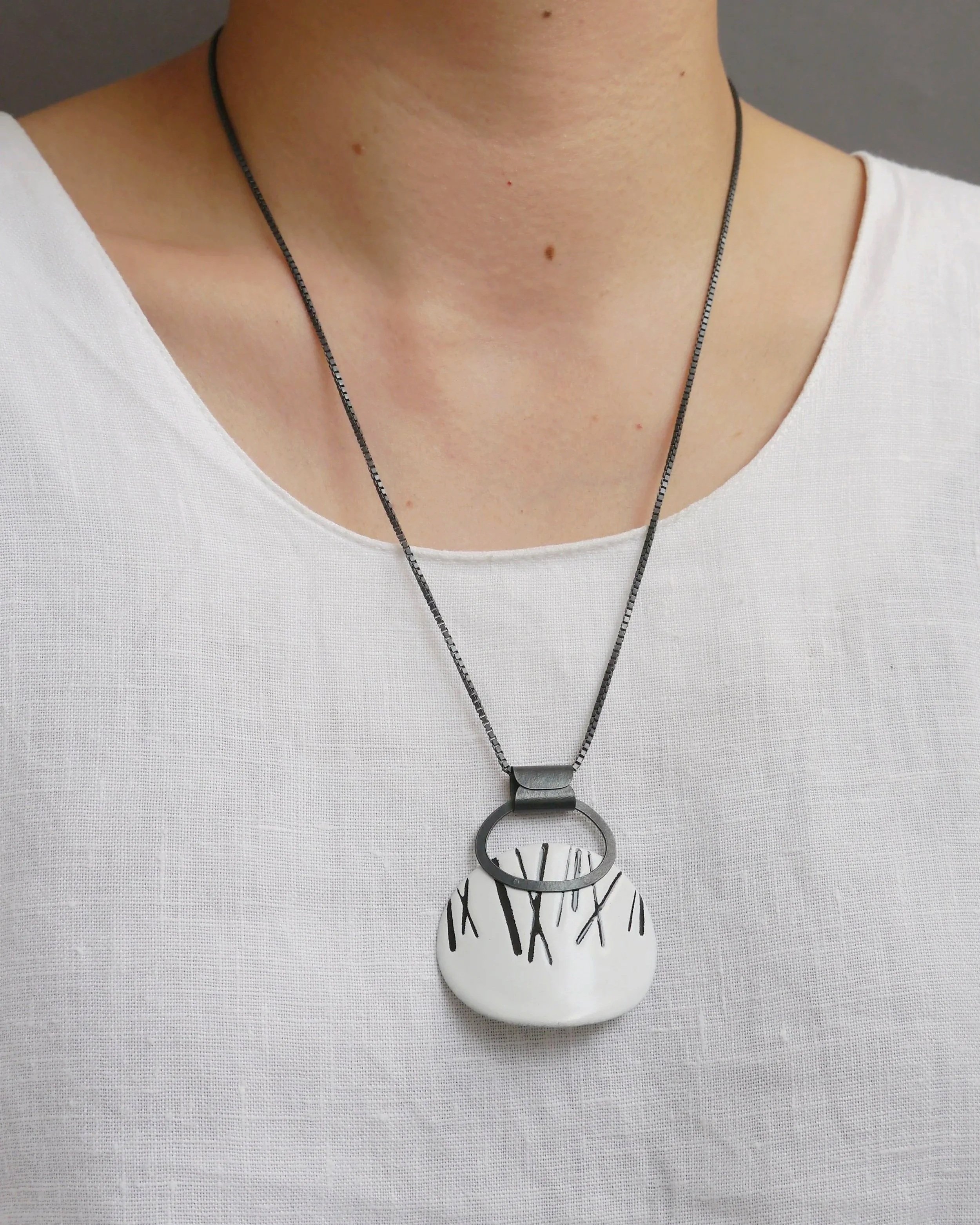 Enamel Marked Loop Pendant / Reed Line / Small