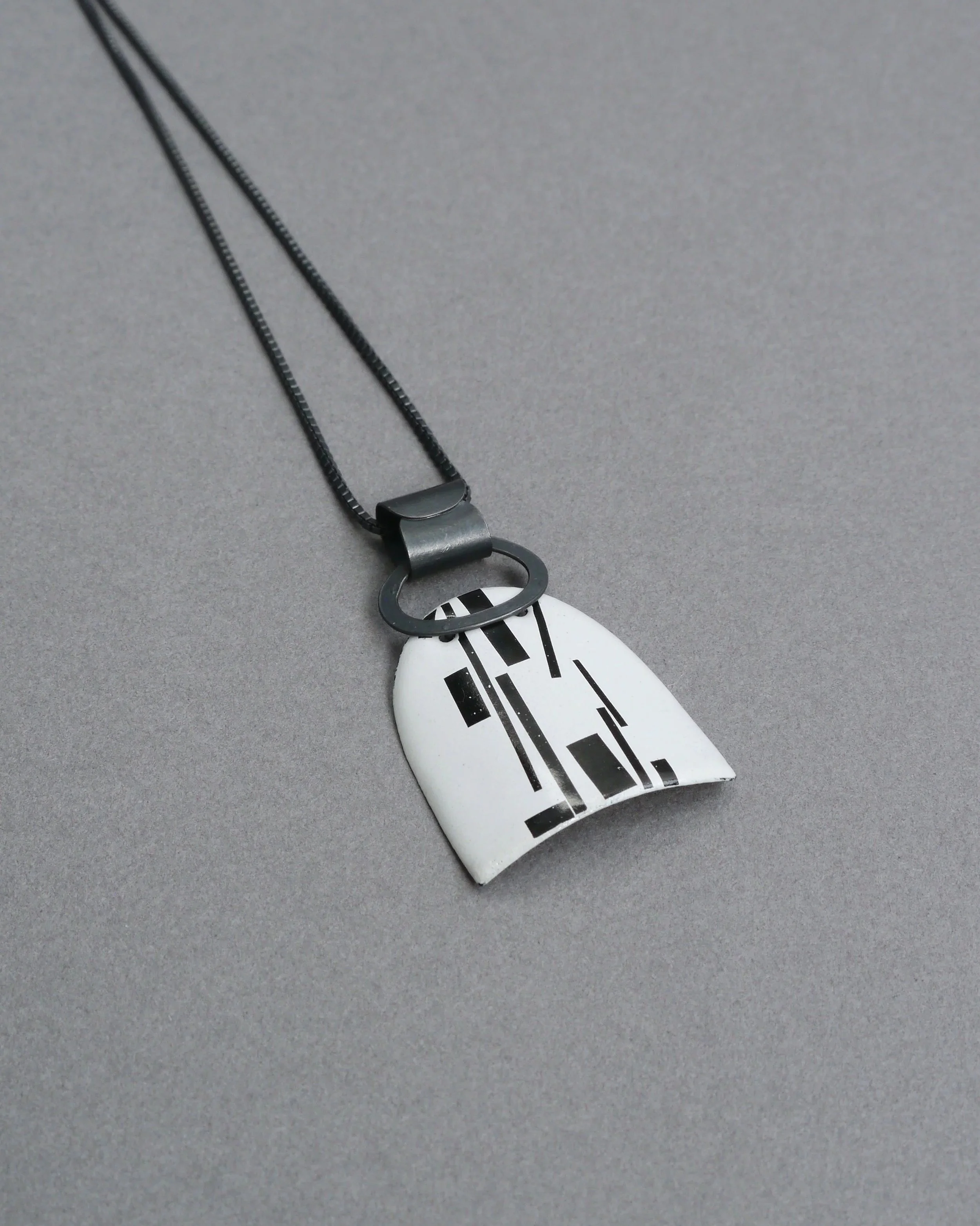 Enamel Marked Loop Pendant / Shred / Mini