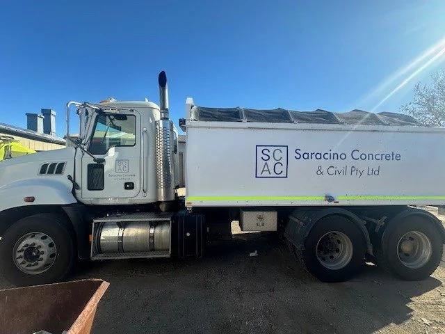 PHOTO 3 - MACK TRUCK.jpg