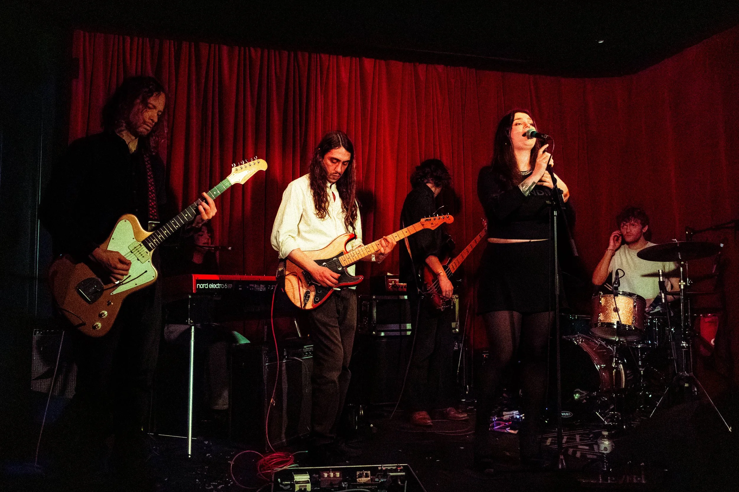 Caitlin - LIVE REVIEW 
