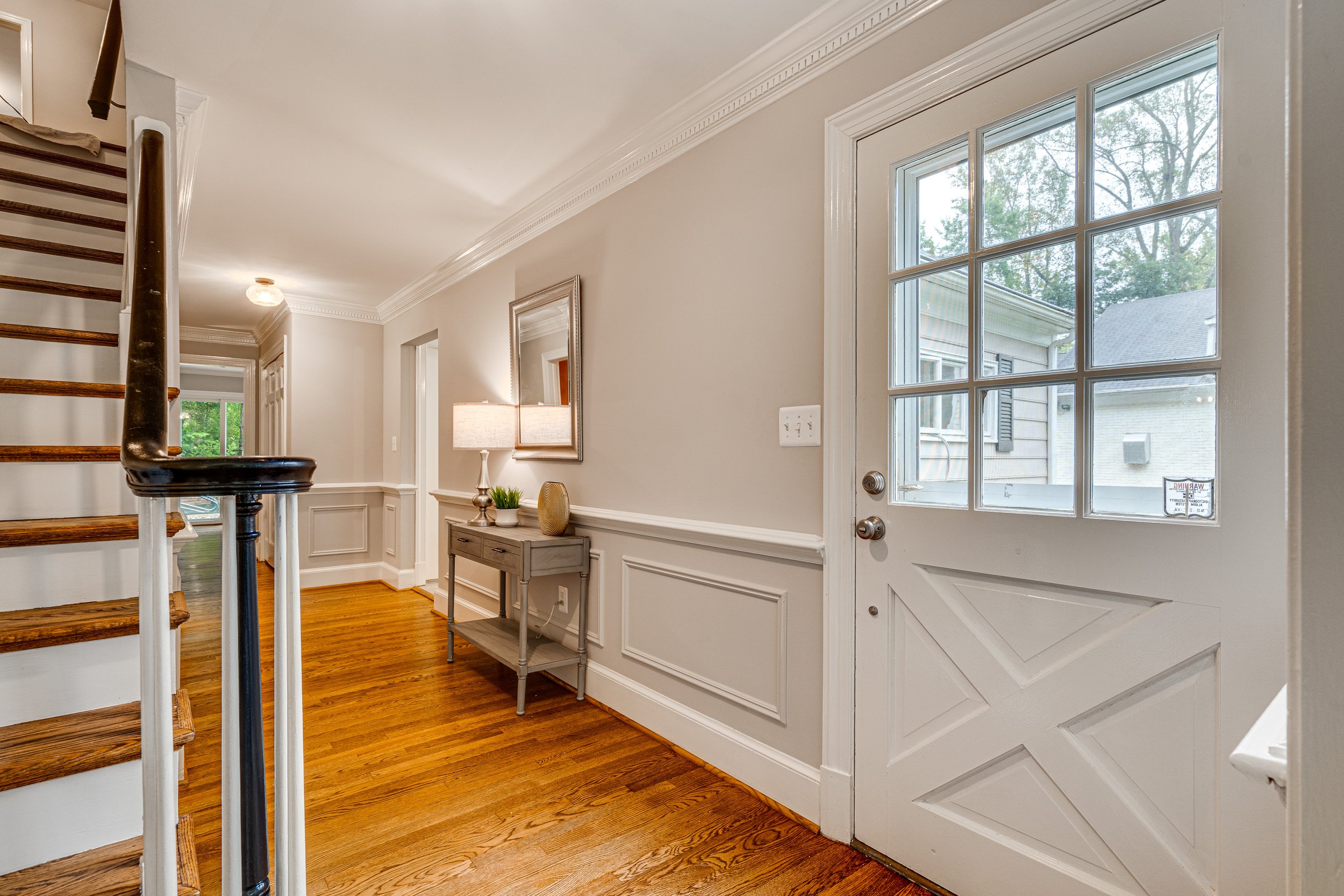 10233 Seven Locks Rd Potomac-print-004-053-Foyer-4200x2800-300dpi.JPG