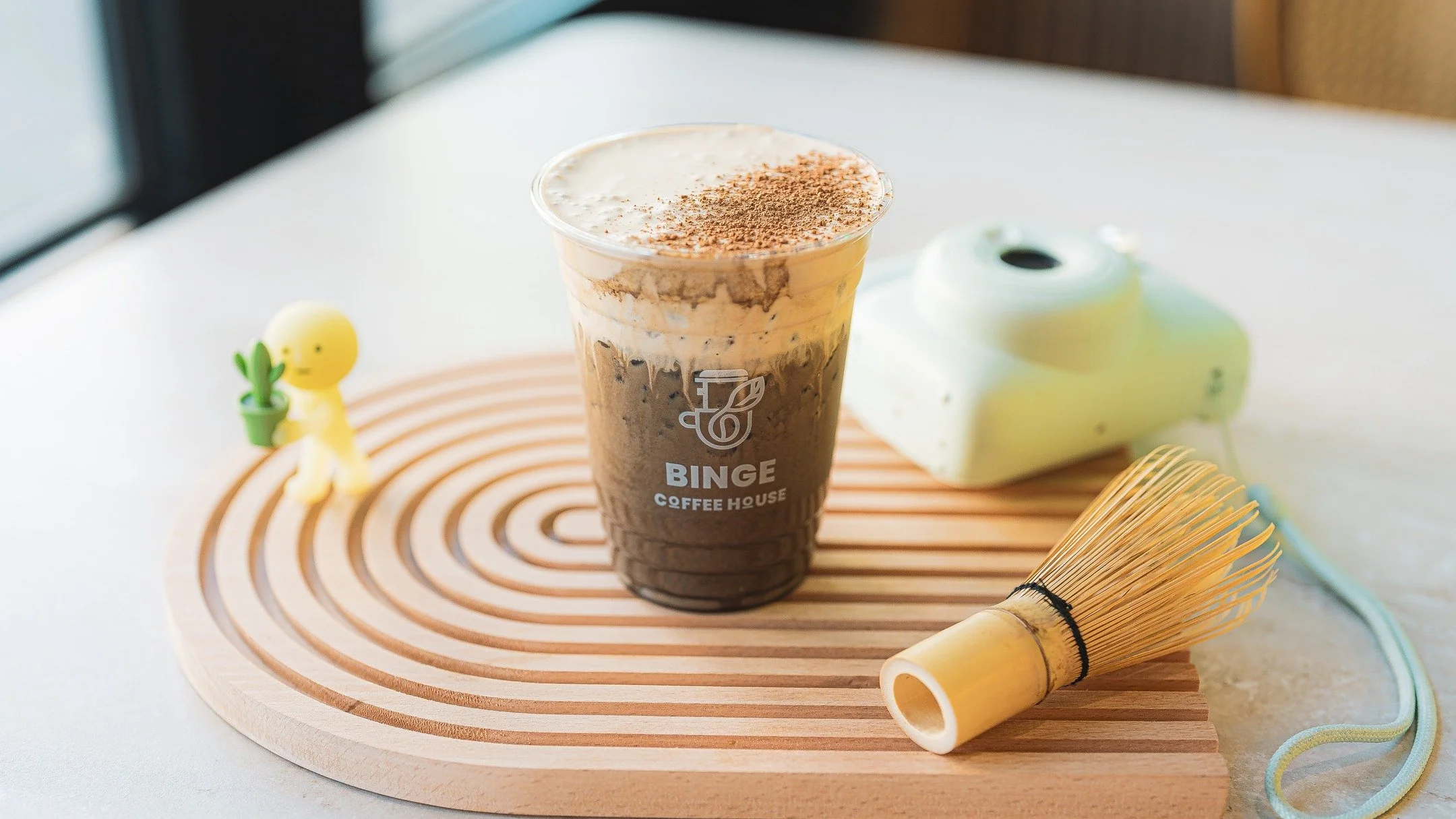 Introducing Hojicha Coffee 🔥
Made with organic roasted hojicha latte and topped with bold Vietnamese coffee foam — smoky, creamy, and perfectly balanced.
Big thanks to @calcelerity, UC Berkeley’s first and only Vietnamese traditional d