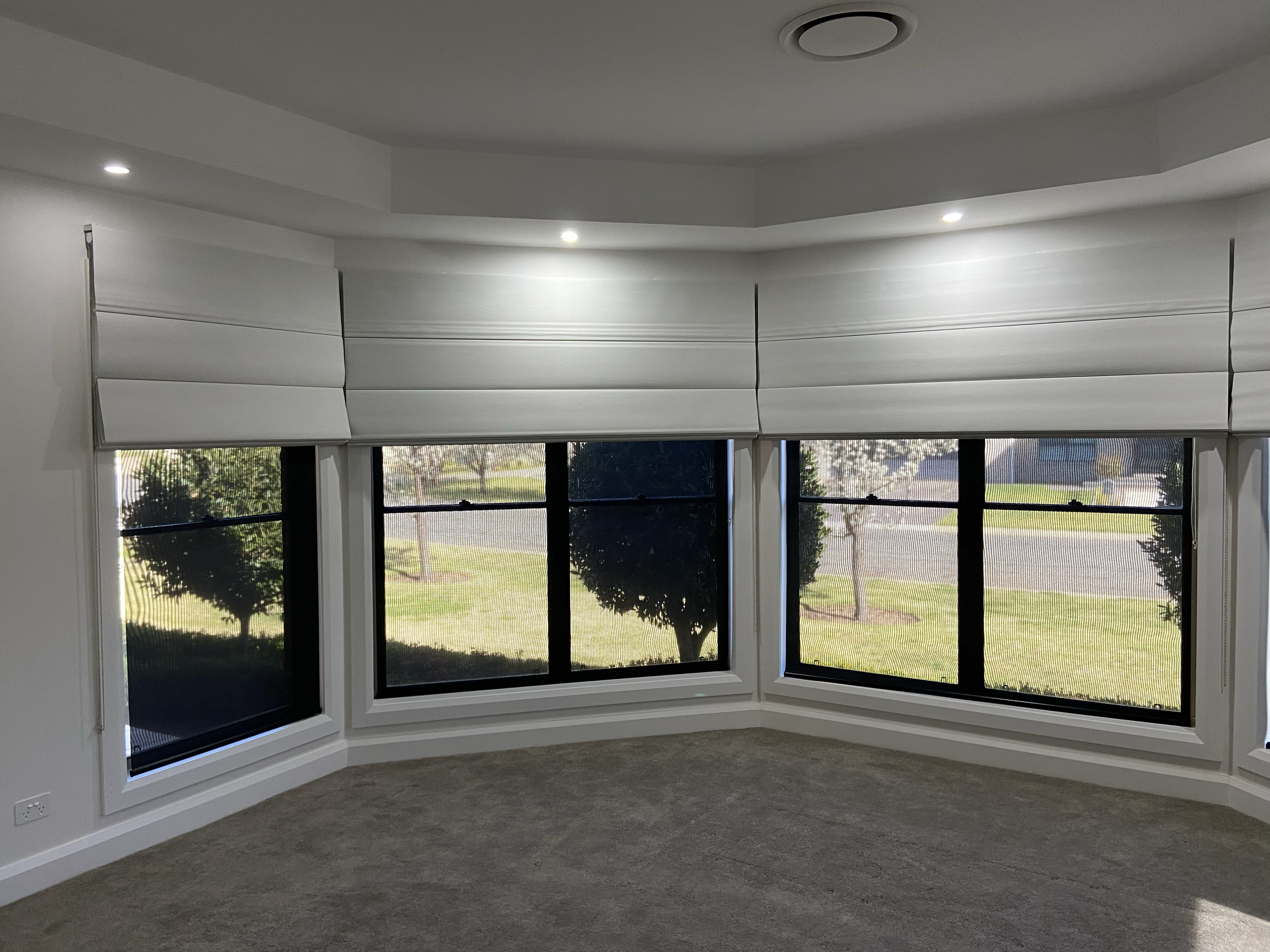 Modern Roman Blind installation Griffith