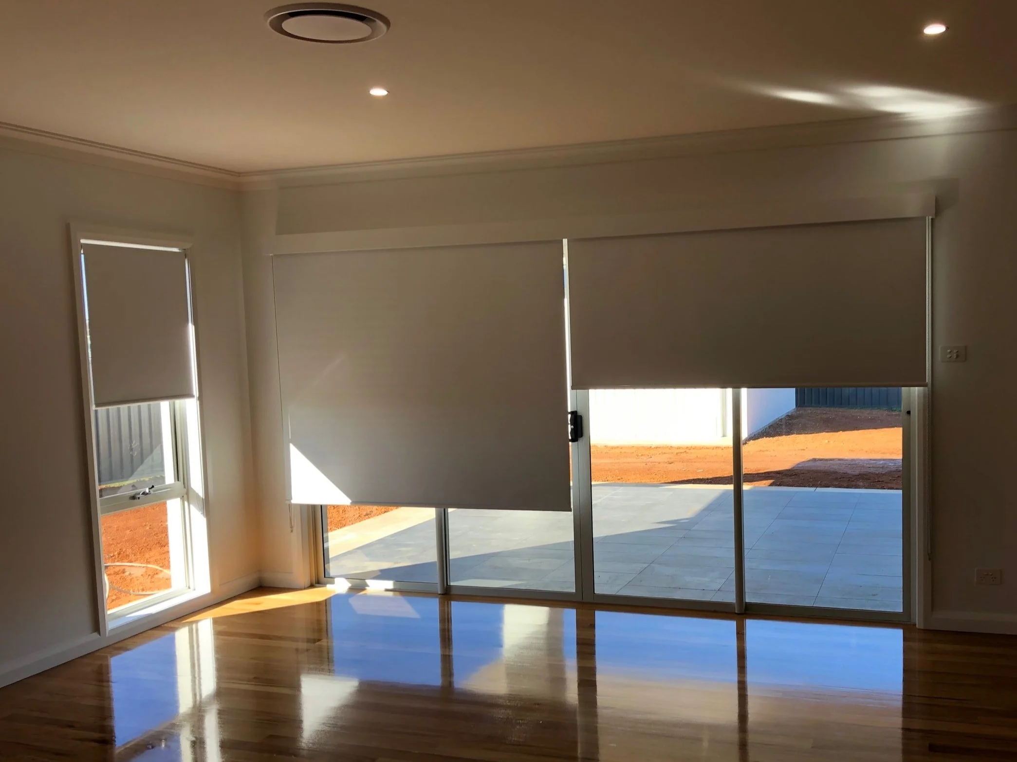 Roller-Blind-installation-Griffith