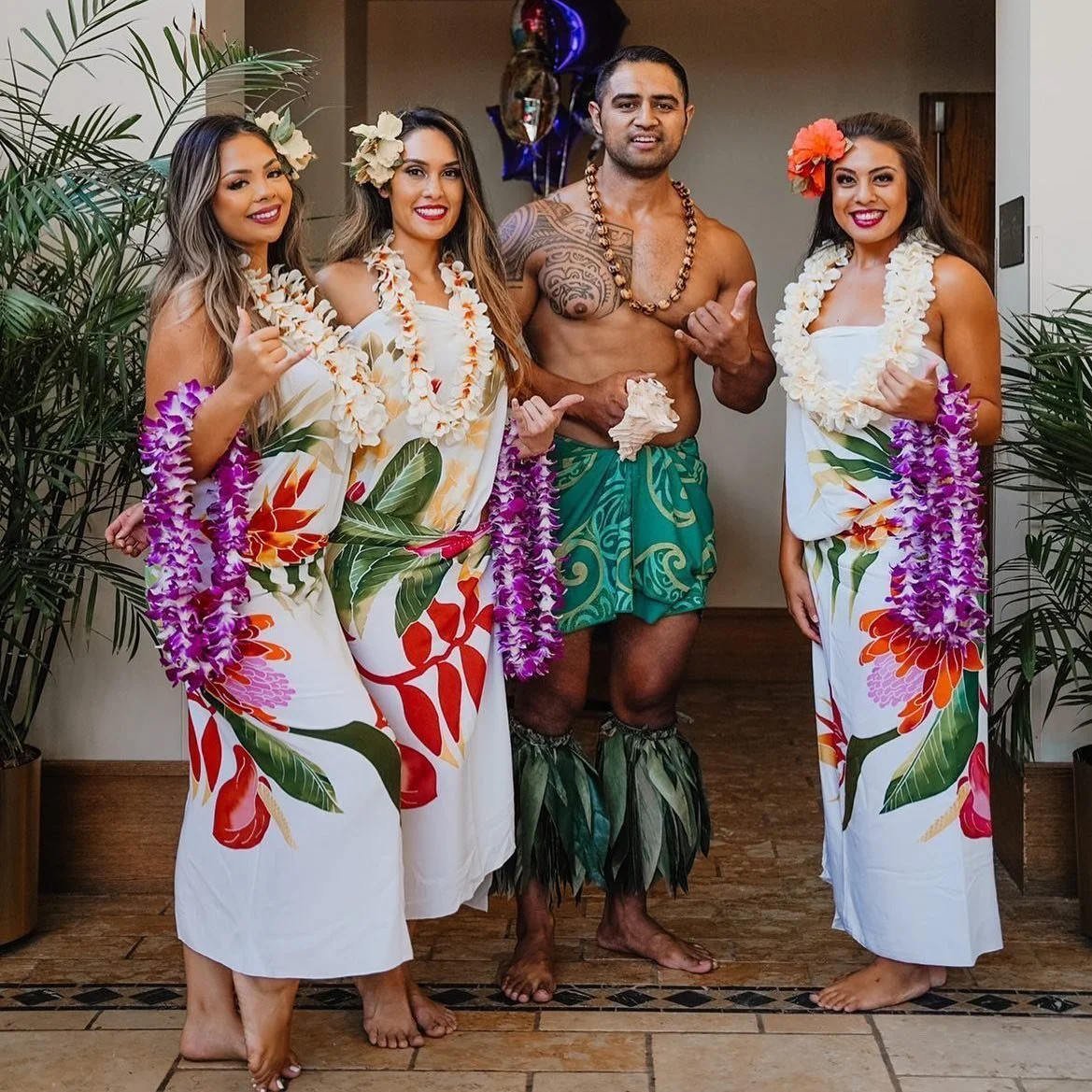 Hawaiian Hula Luau Dancers