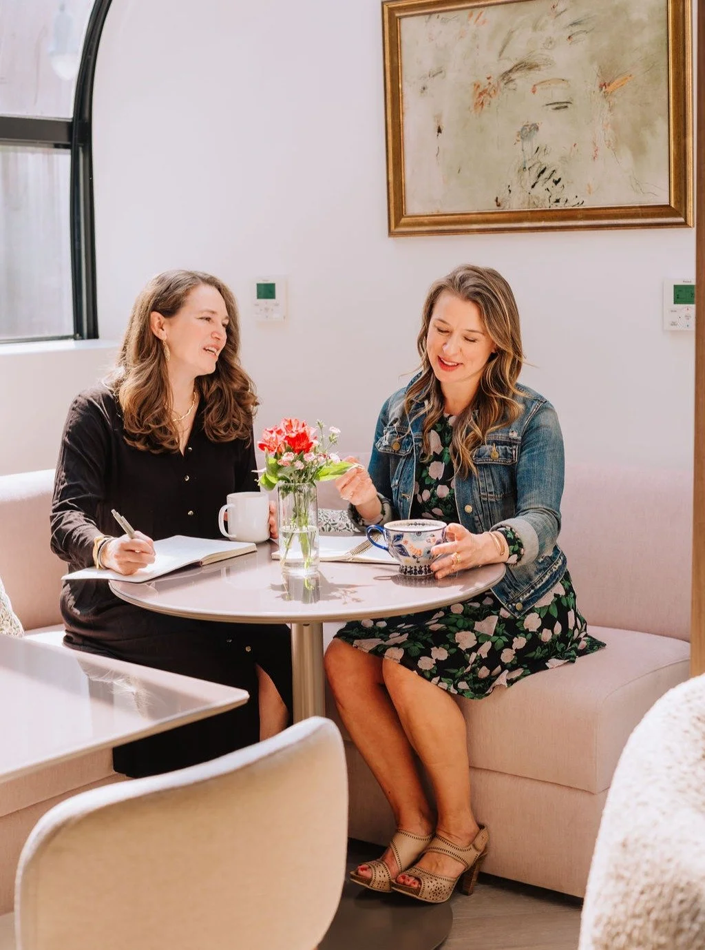 You can't read the label from inside the jar. 🏷️

I just watched a brilliant director transform her entire leadership approach in 3 months. It wasn&rsquo;t learning new skills either. It was finally seeing the patterns she couldn't see alone.

She w