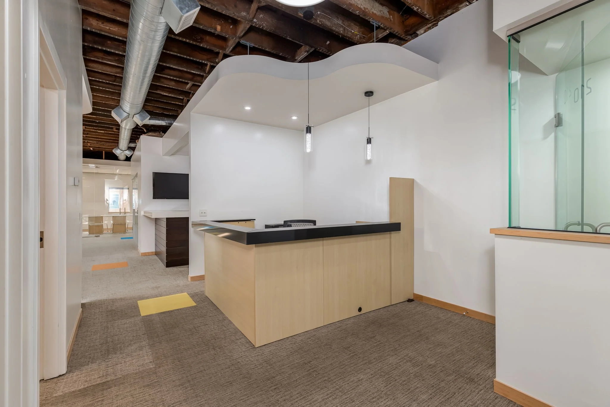 210 E Walnut St-5.jpg